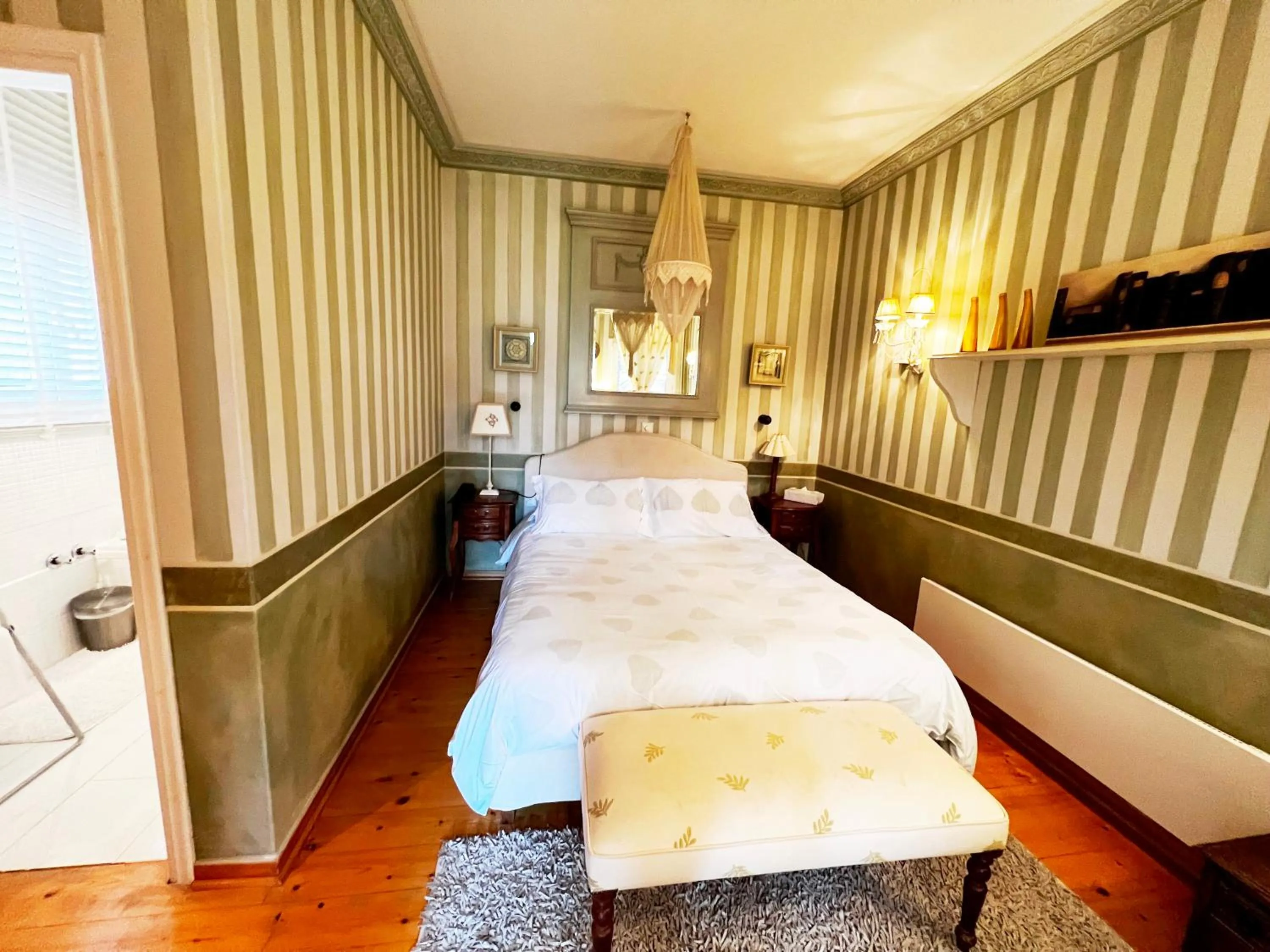 Bed in Anerada inn Suites & Spa - Pet Friendly