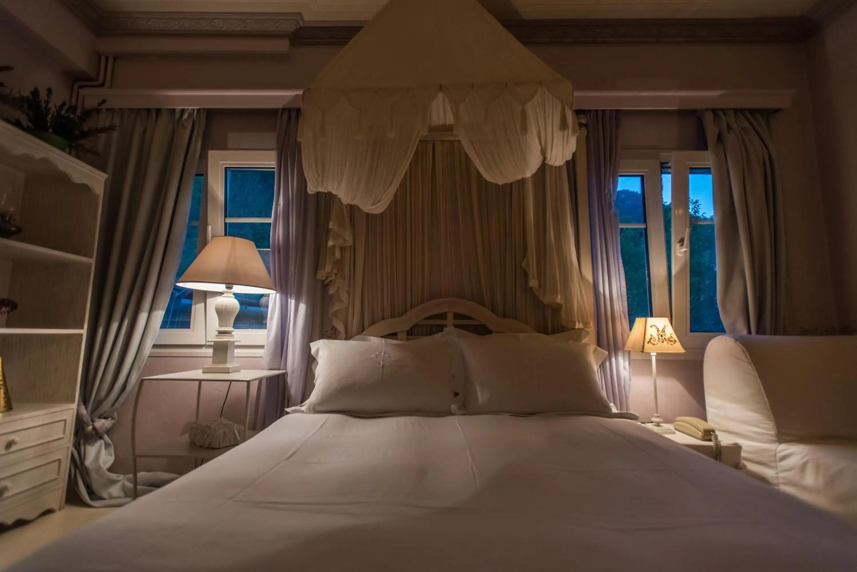 Bed in Anerada inn Suites & Spa - Pet Friendly