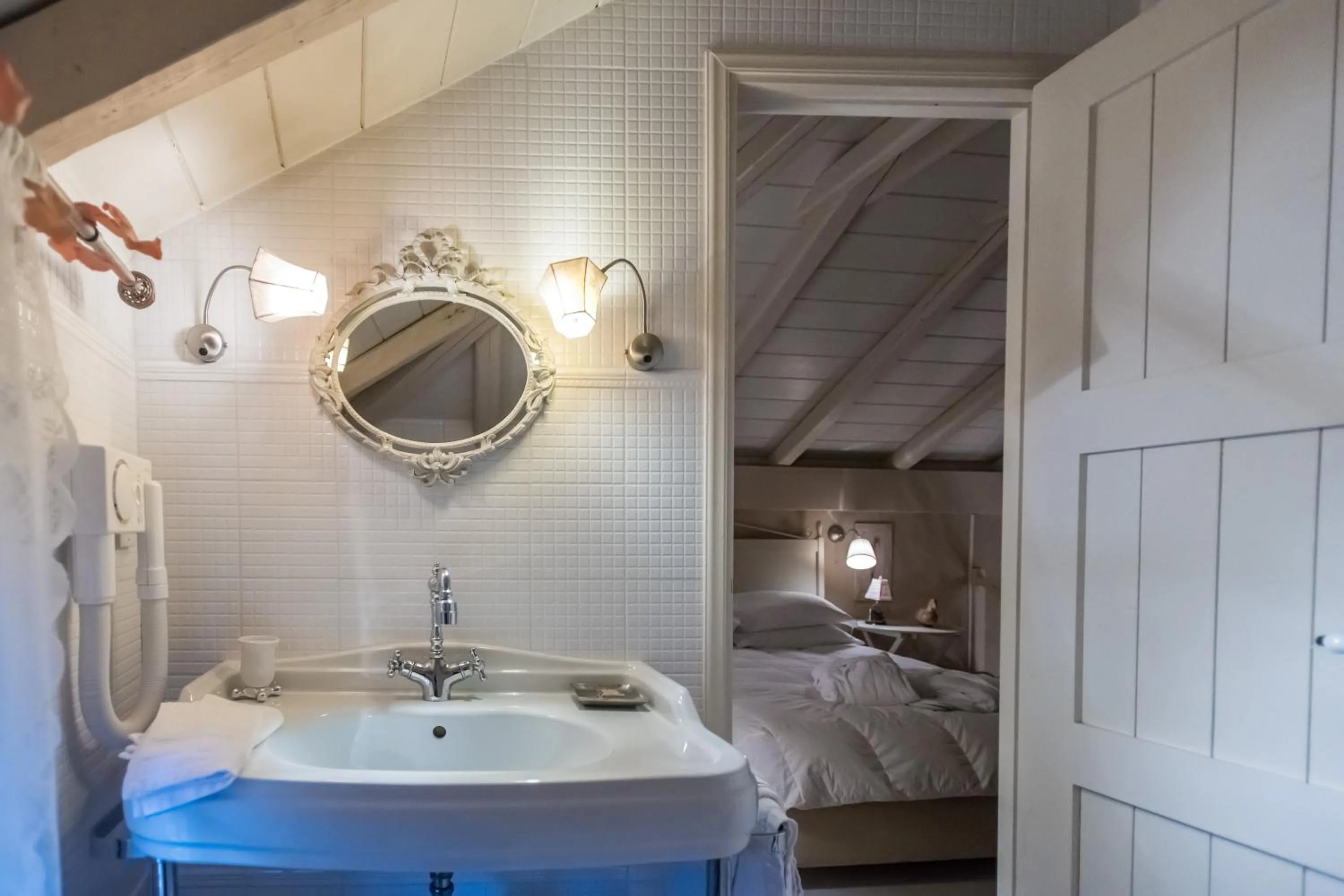 Bed in Anerada inn Suites & Spa - Pet Friendly