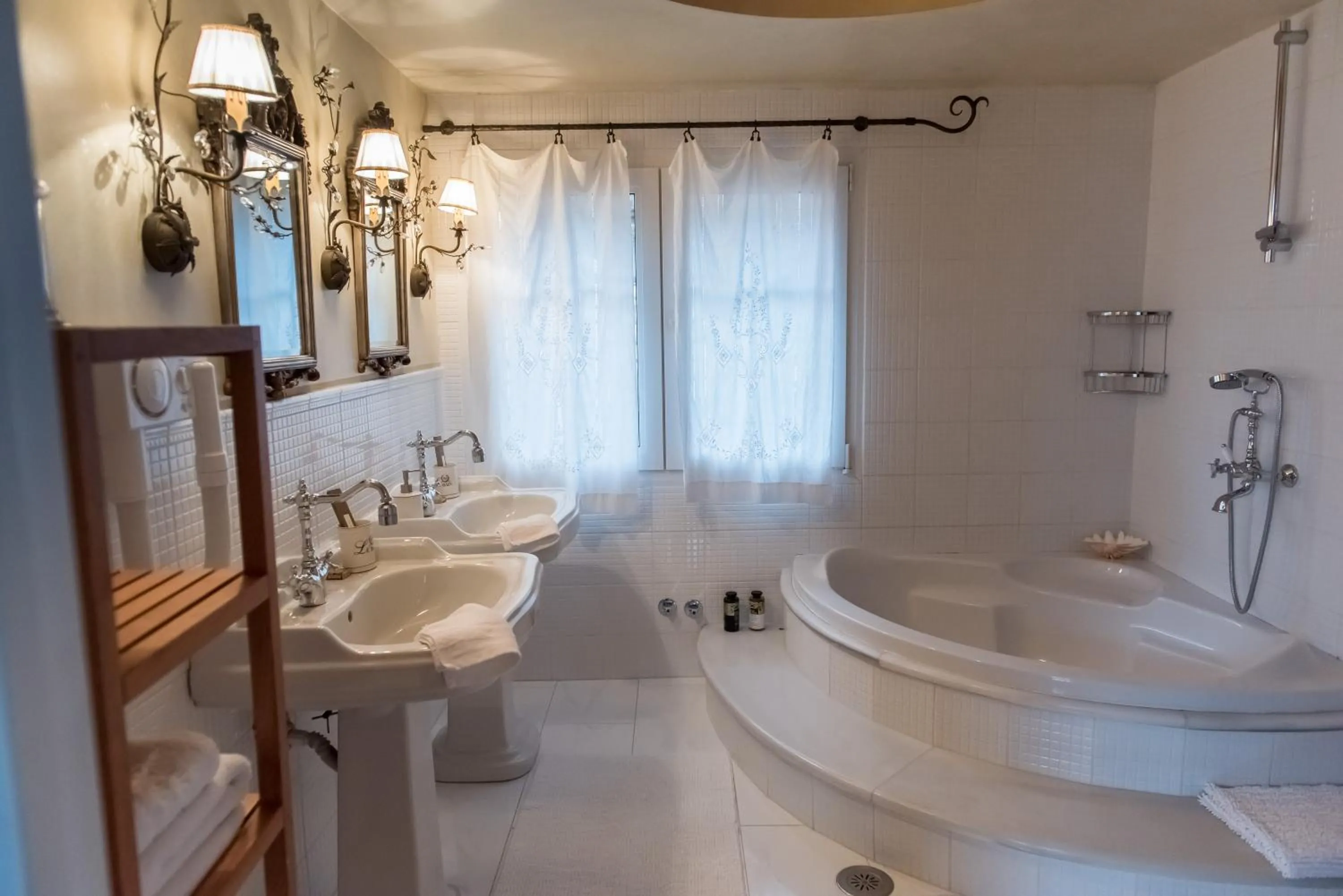 Anerada inn Suites & Spa - Pet Friendly