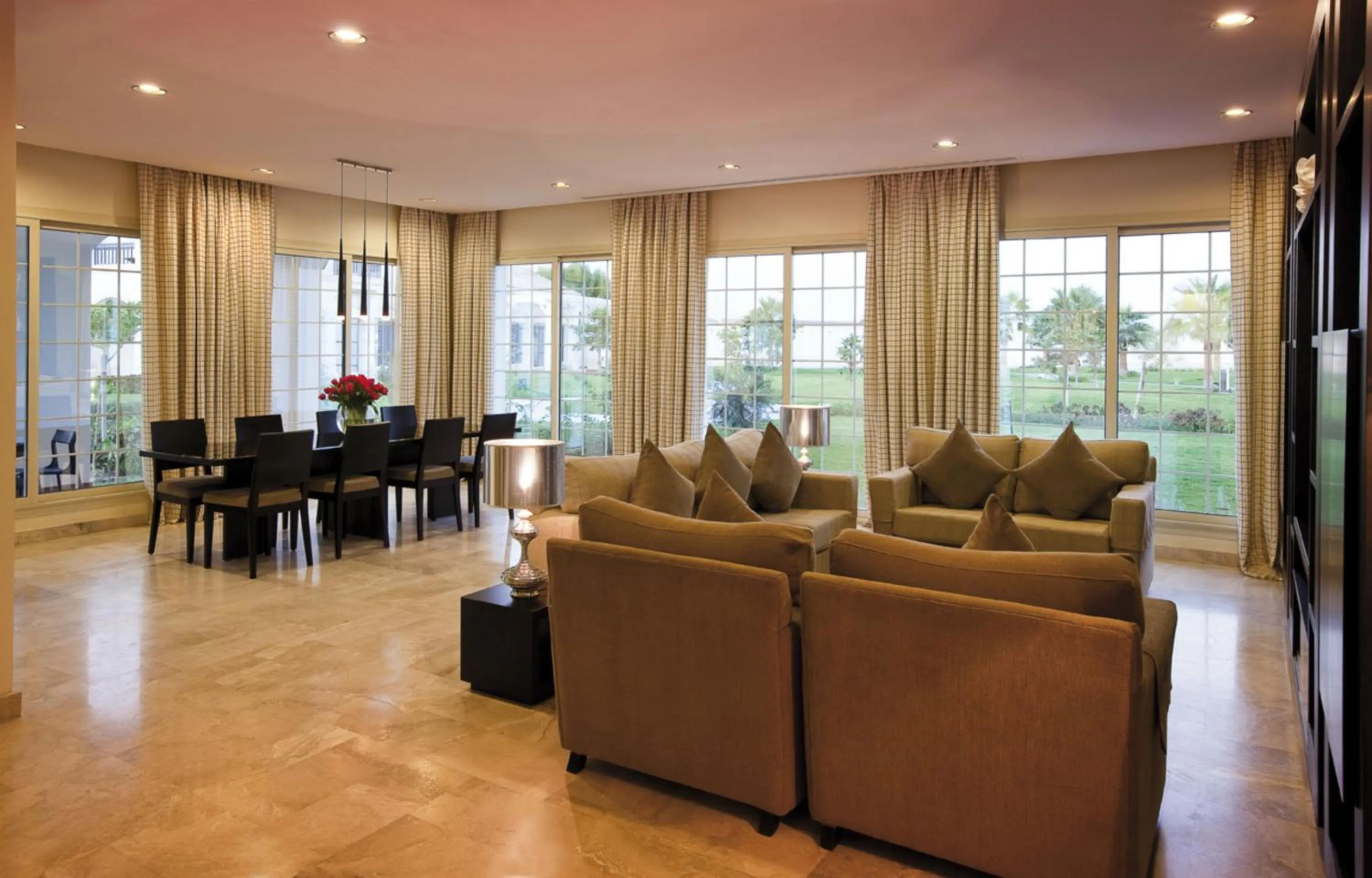 Living room in Mövenpick Beach Resort Al Khobar