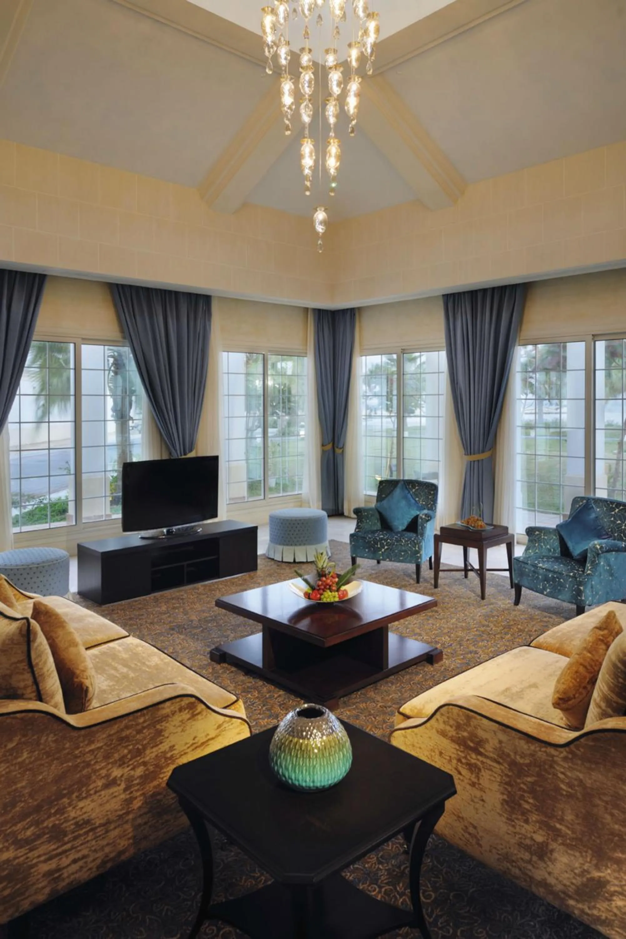 Seating area in Mövenpick Beach Resort Al Khobar