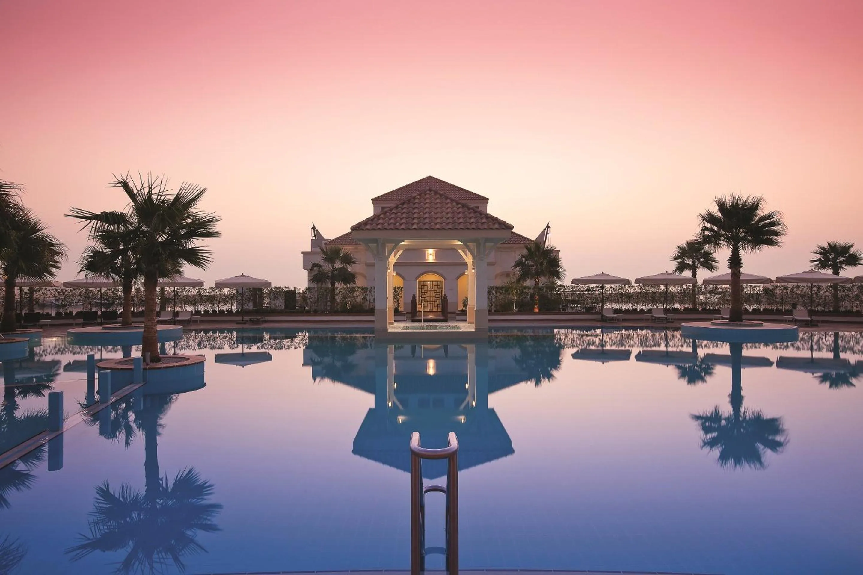 Swimming pool in Mövenpick Beach Resort Al Khobar