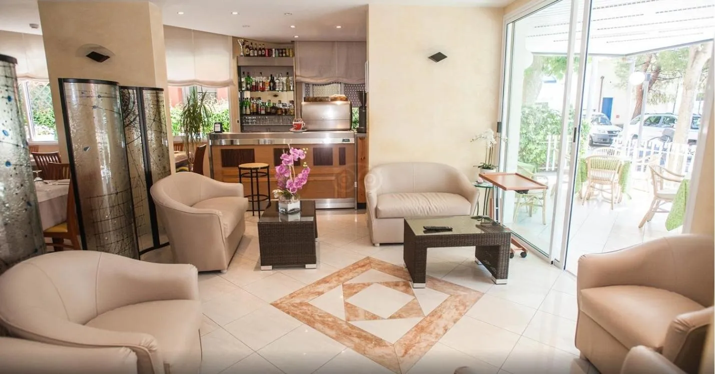 Communal lounge/ TV room in Hotel Tenerife