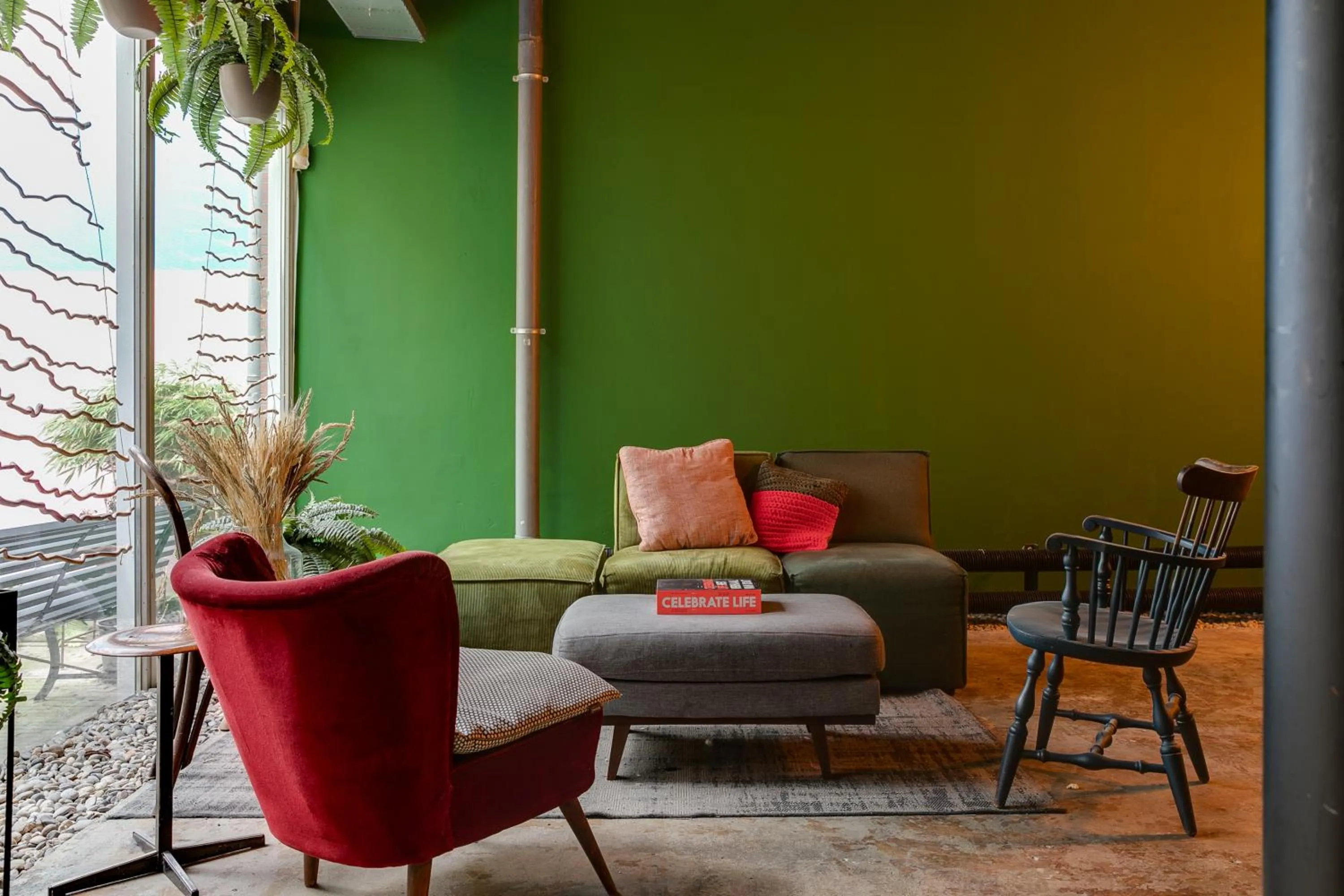 Seating area in ClinkMama