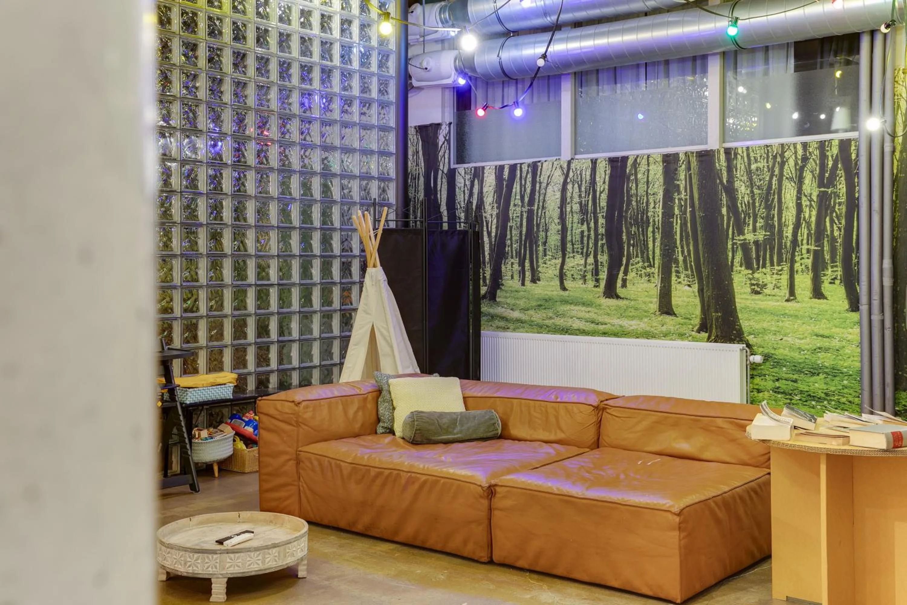 Seating area in ClinkMama