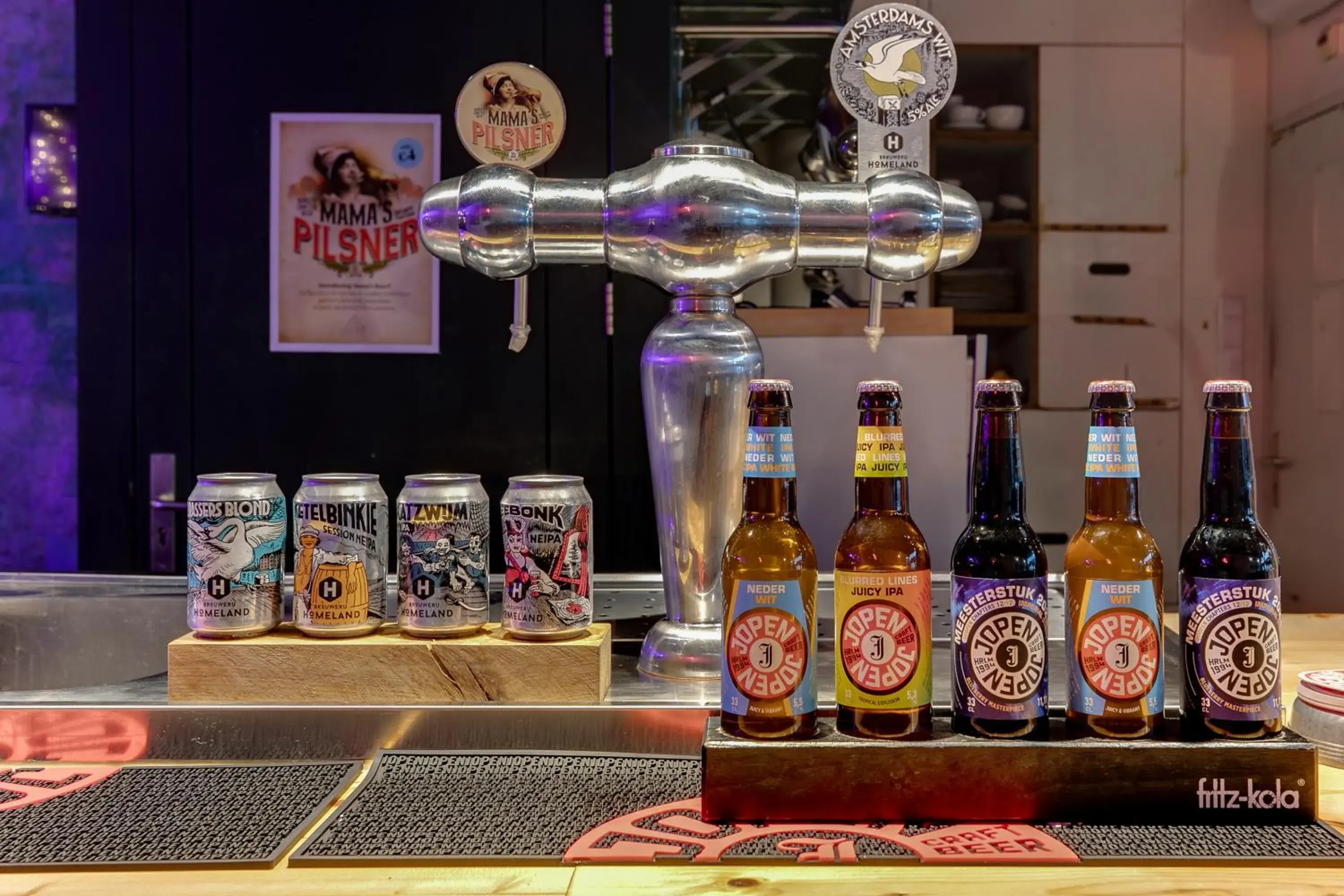 Lounge or bar in ClinkMama Lounge or bar in ClinkMama