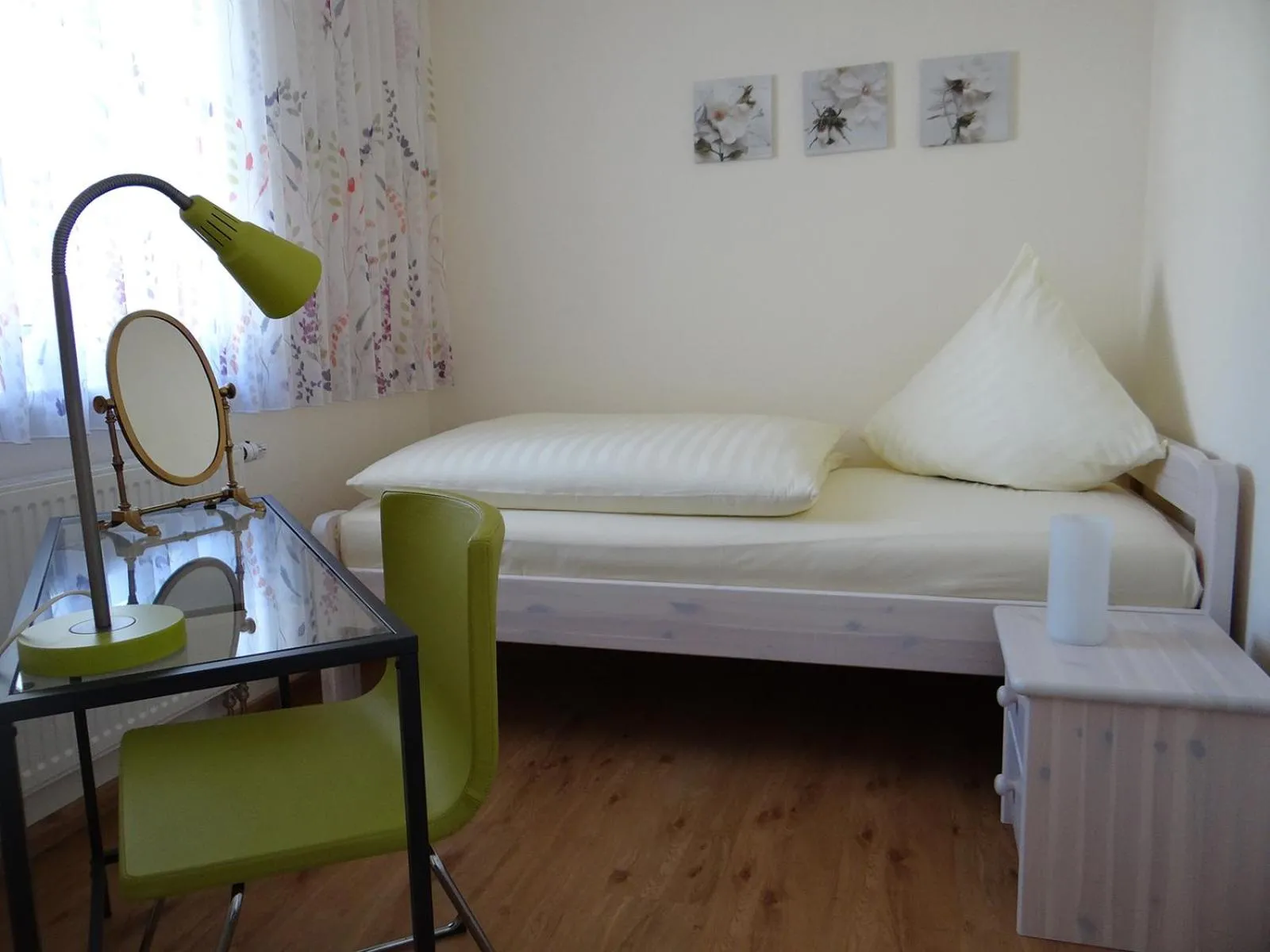 Bedroom, Bed in Villa Sonnenhof