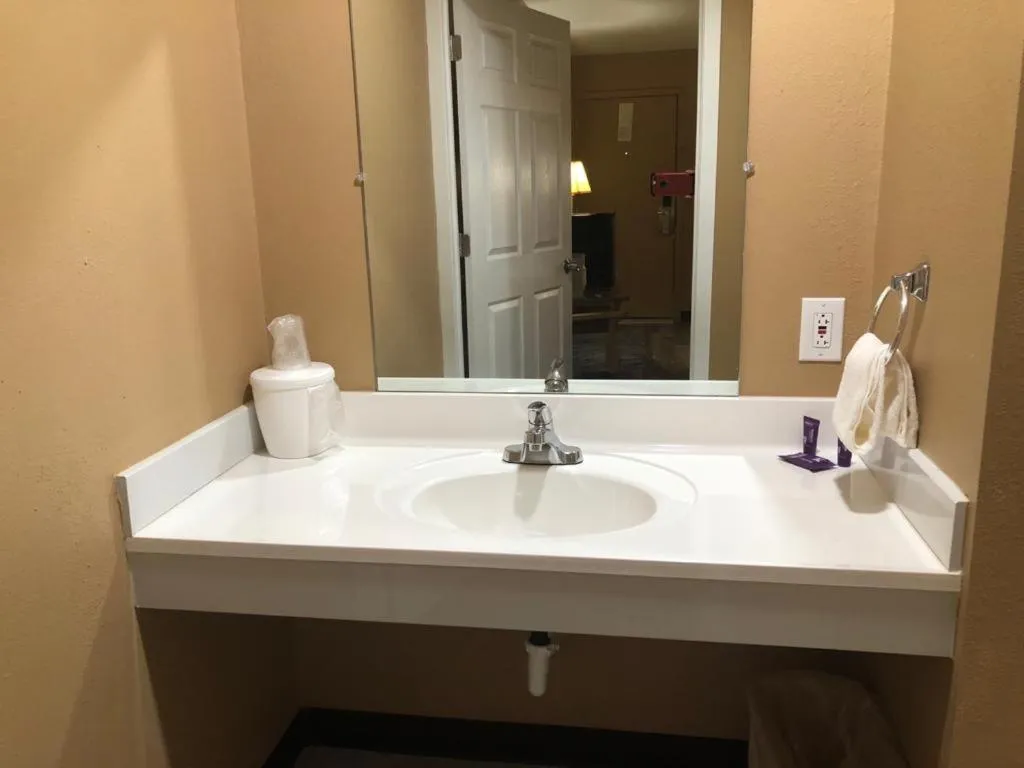 Knights Inn - Baker City