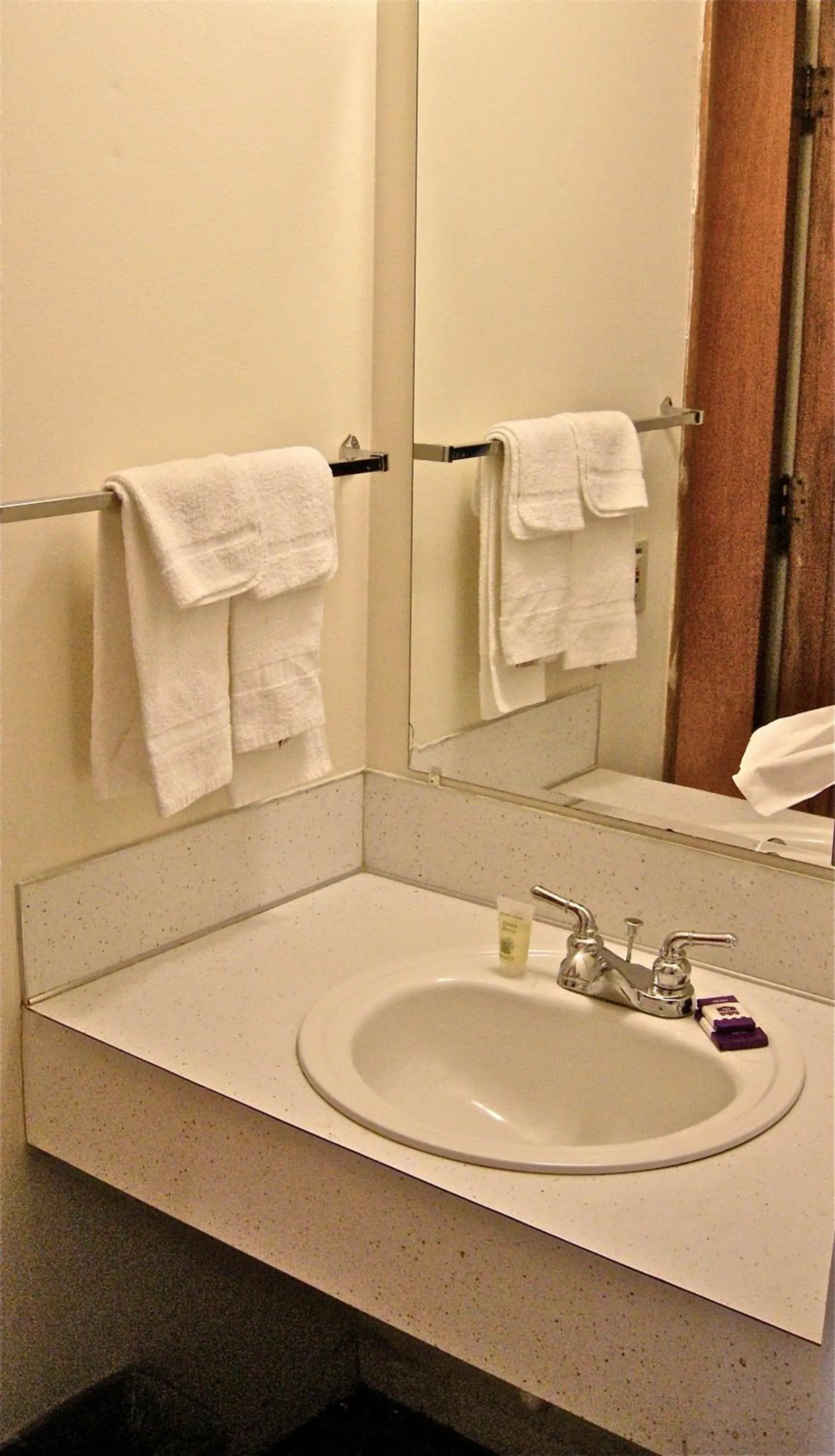 Bathroom in Knights Inn - Baker City