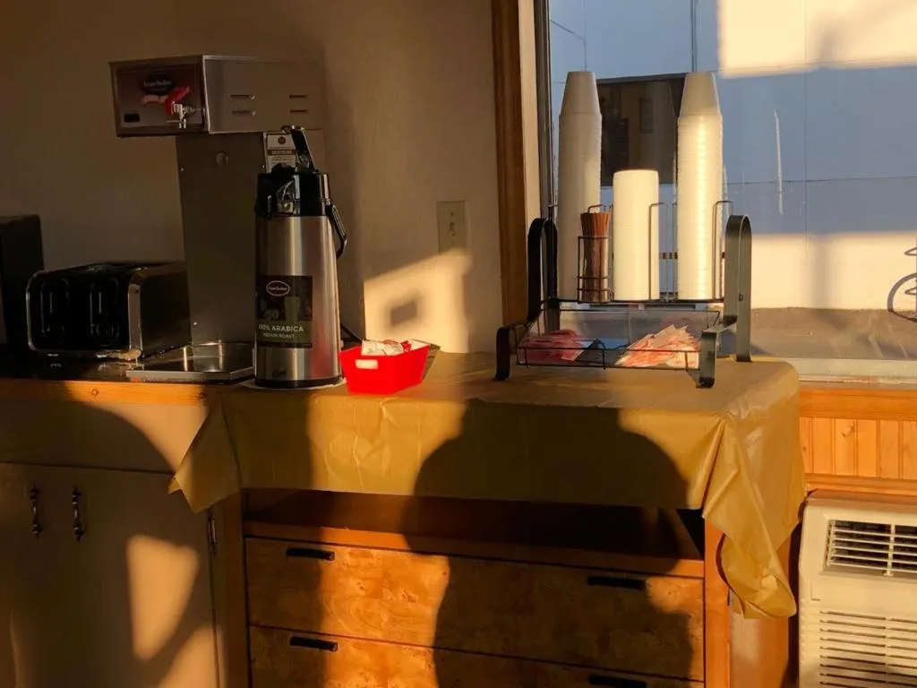 Knights Inn - Baker City