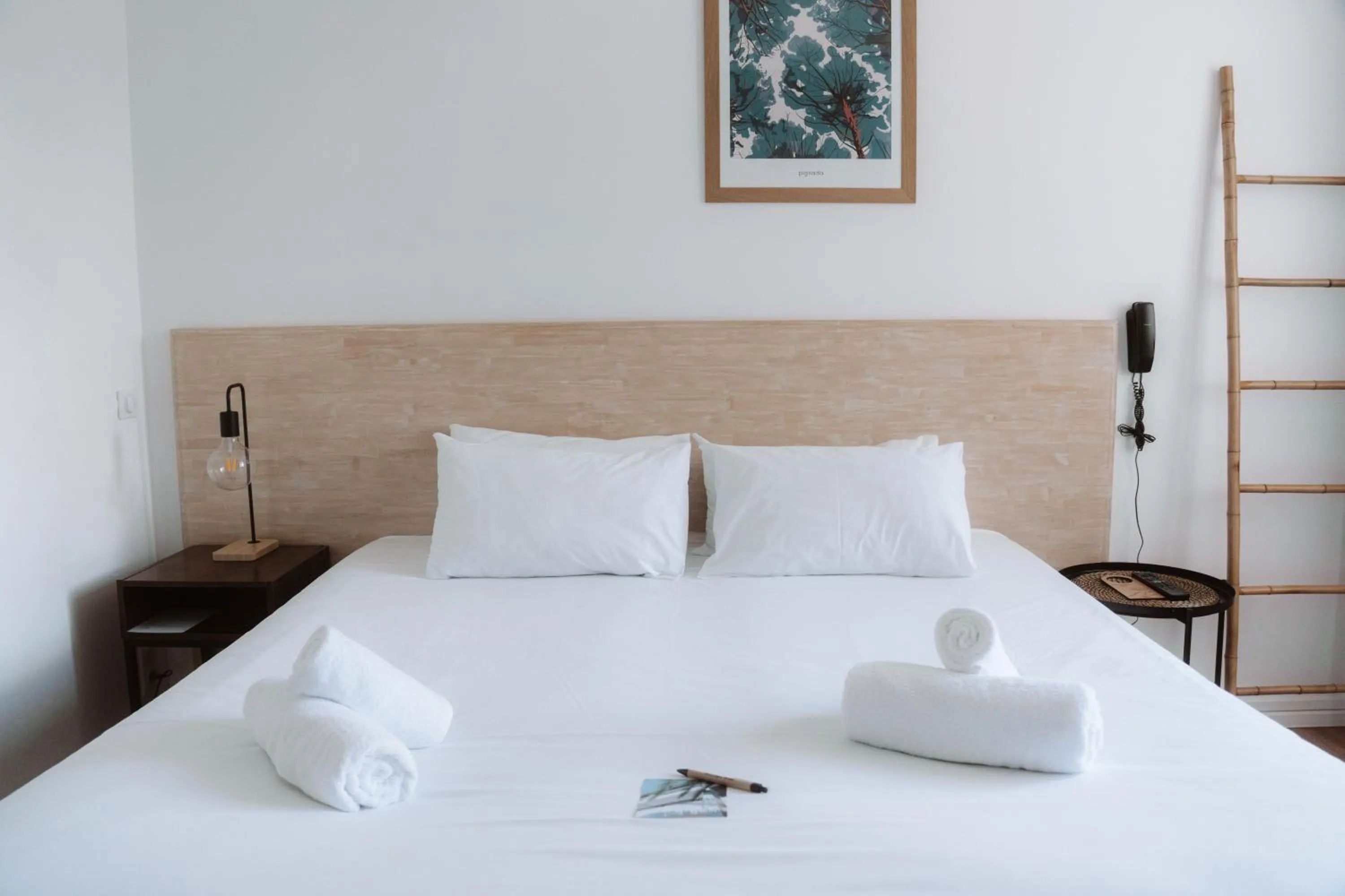 Bedroom, Bed in Hôtel Les Fougères - Hossegor