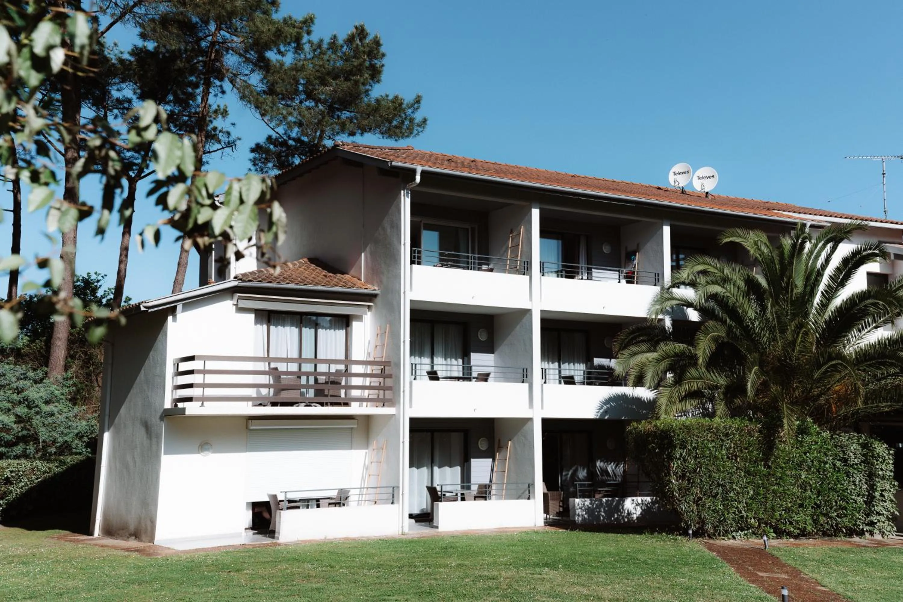 Property building in Hôtel Les Fougères - Hossegor