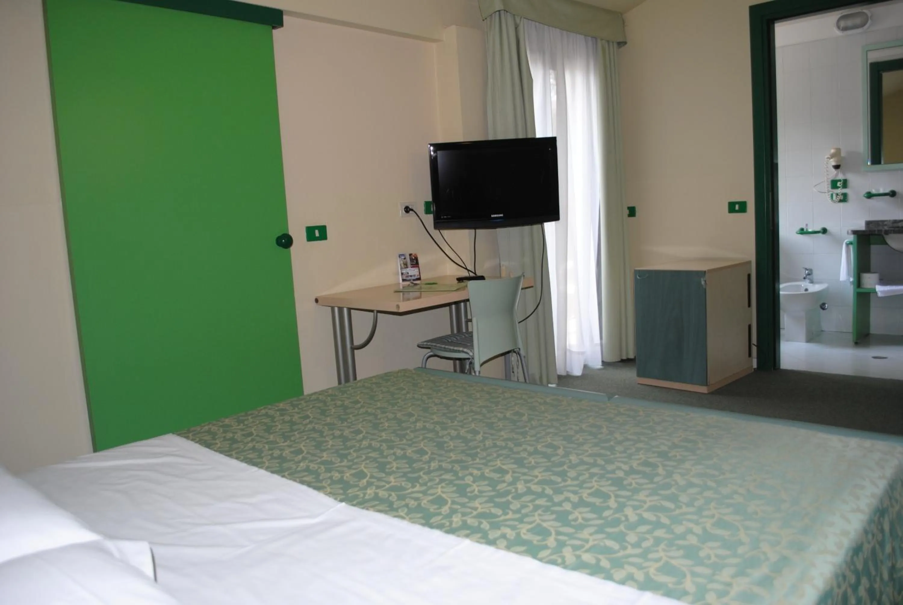 Photo of the whole room, Bed in Ducathotel