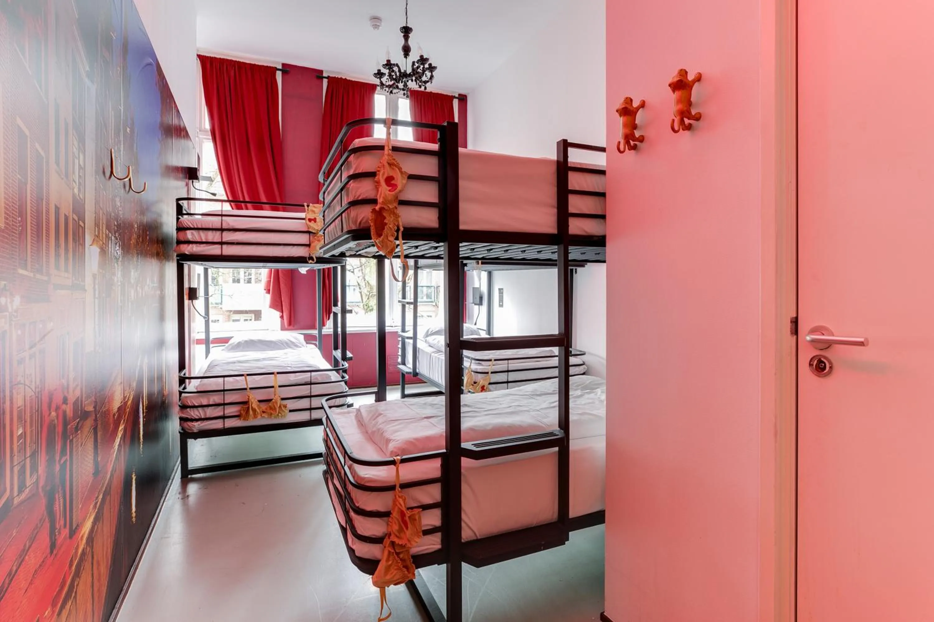 Photo of the whole room, Bed in ClinkCoco