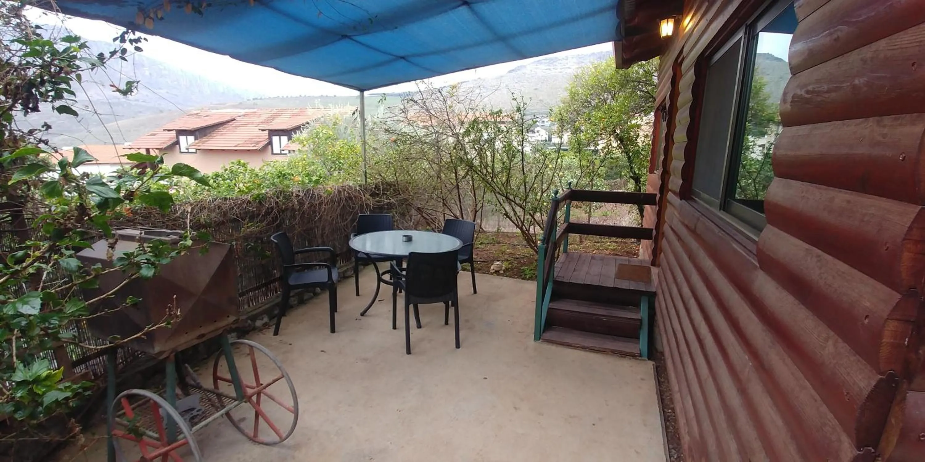 One-Bedroom Chalet in kinneret love sounds