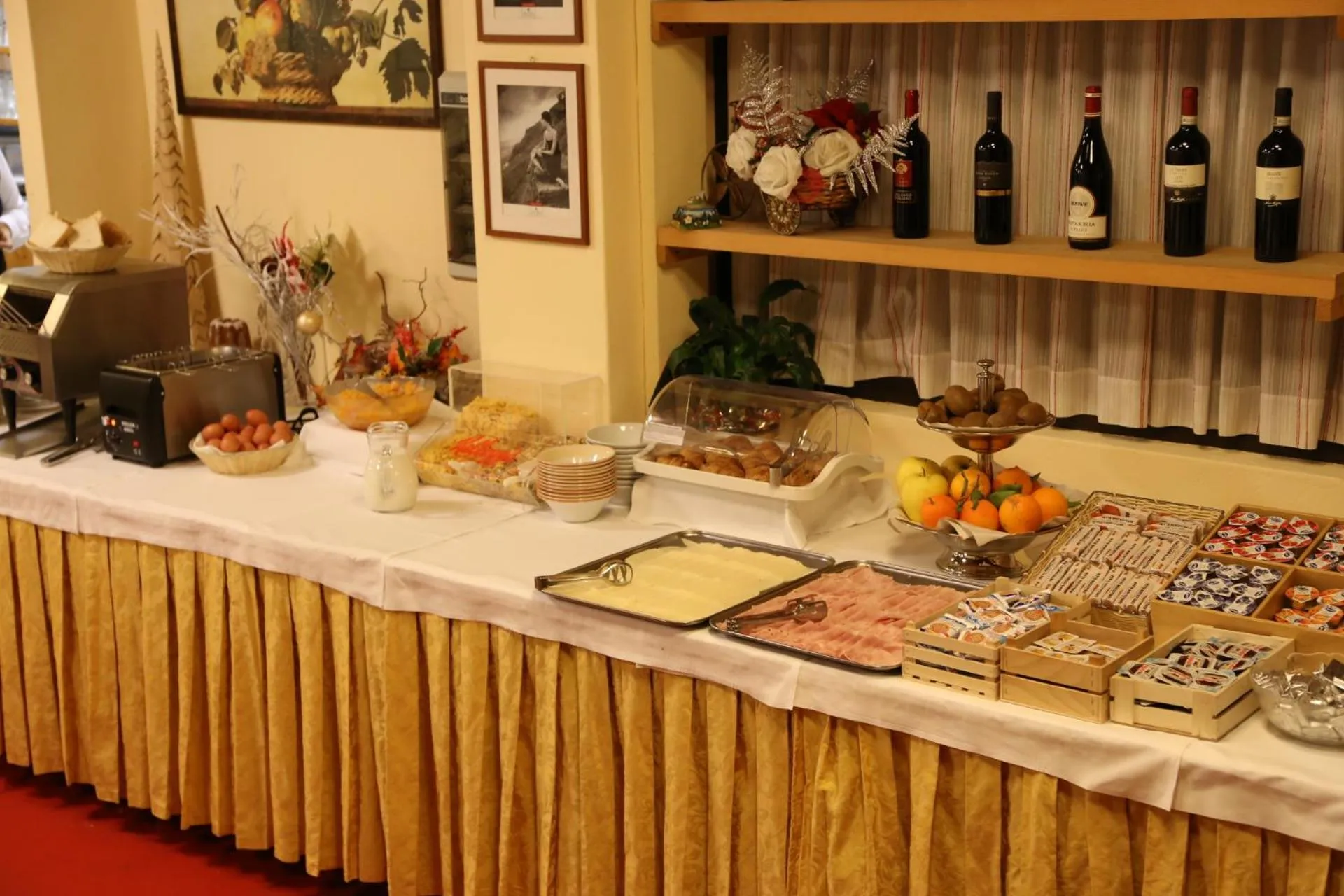 Buffet breakfast in Hotel Dolomiti