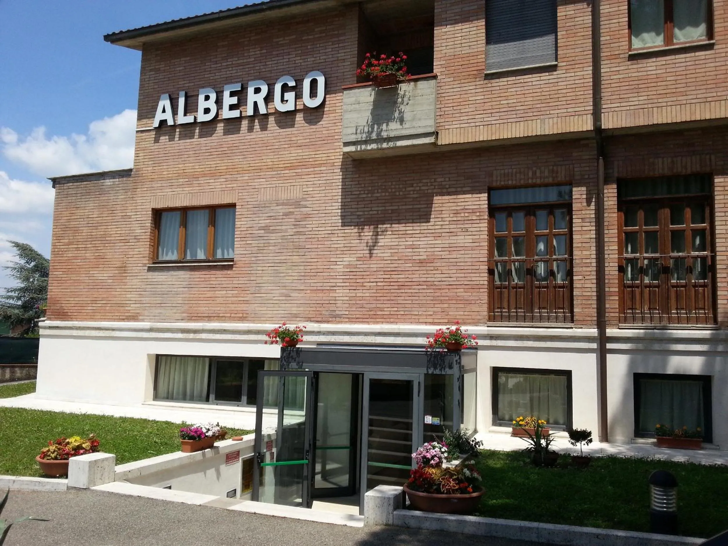 Facade/entrance in Hotel I Platani