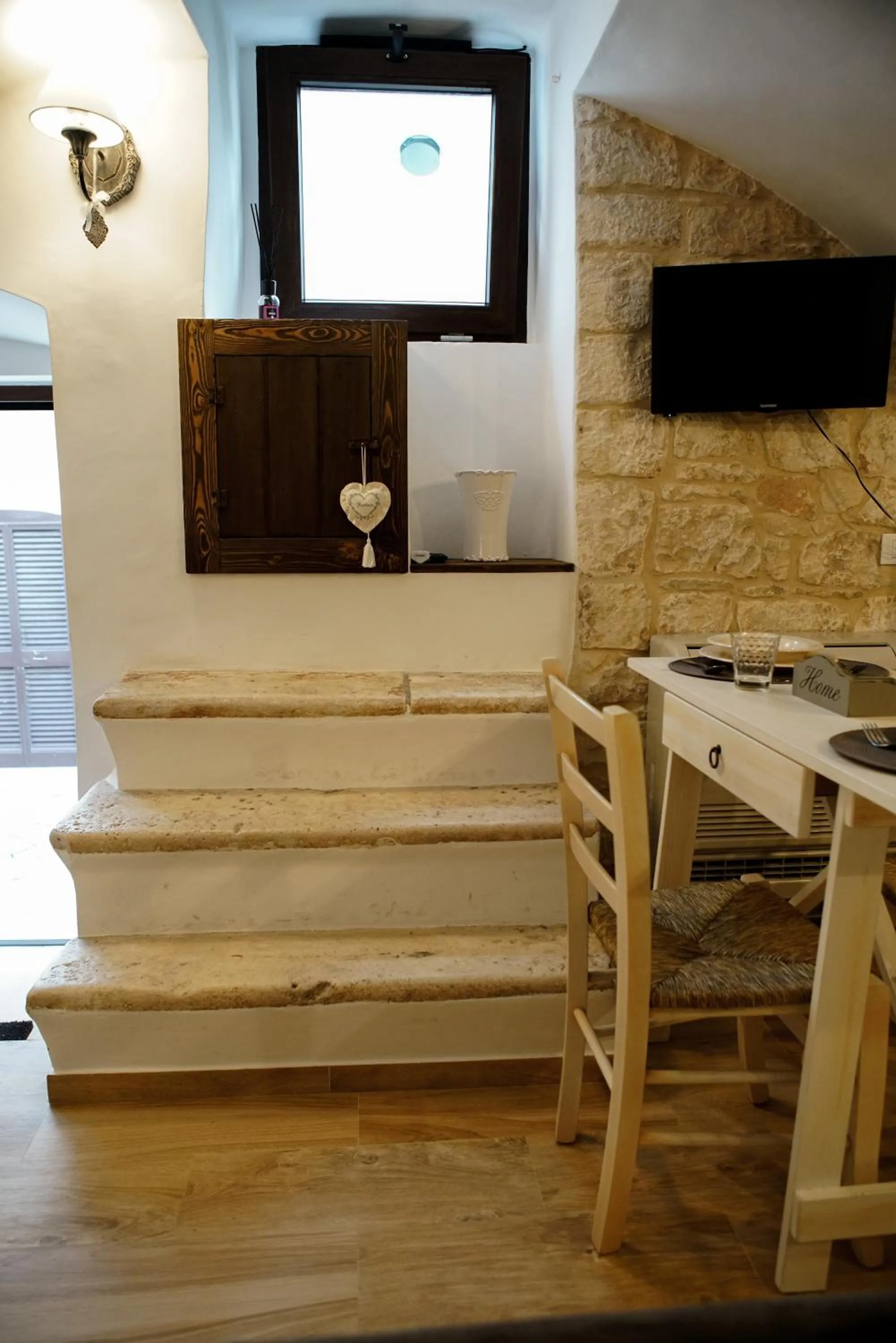 HOME 5 - Via Nuova