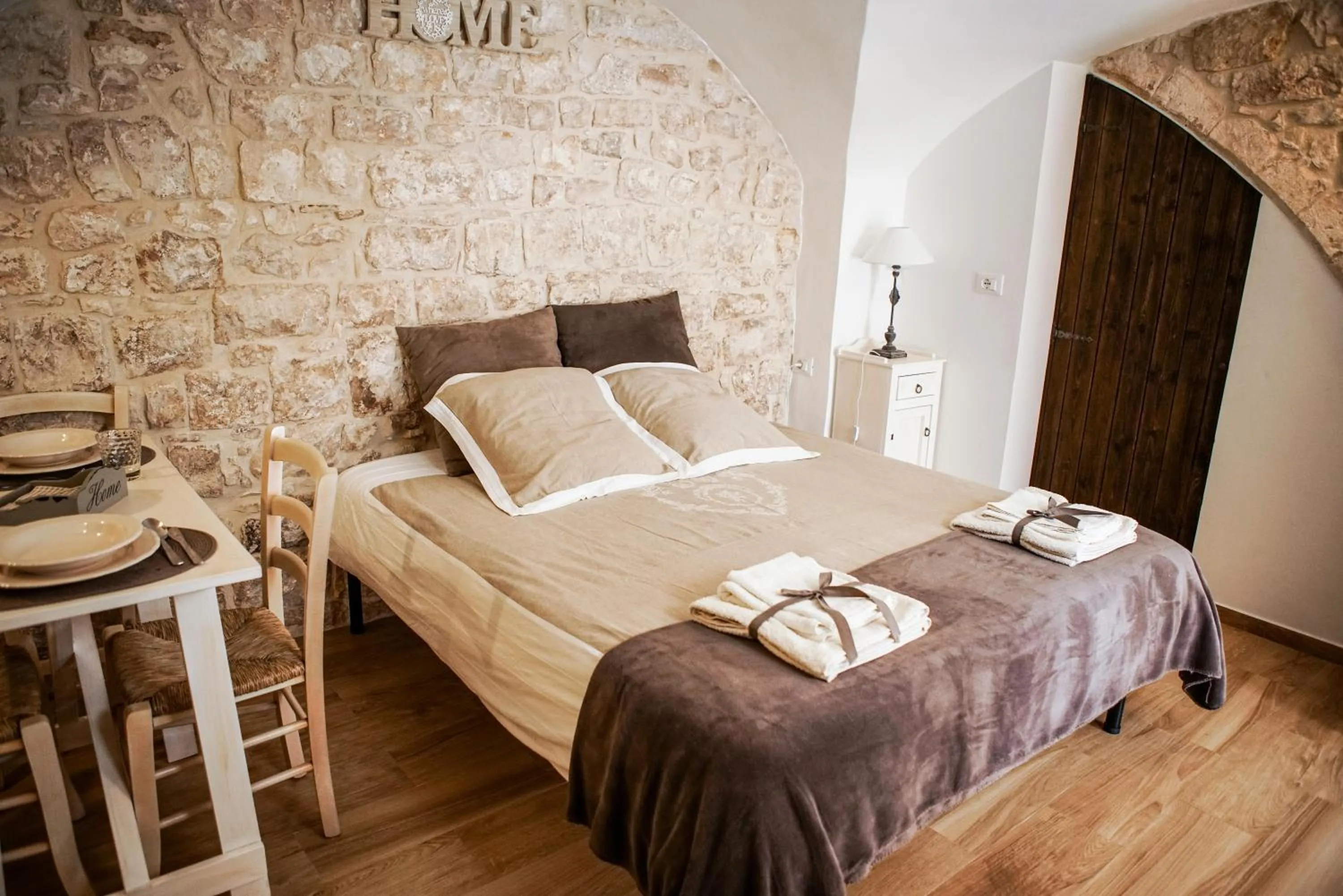 Bed in HOME 5 - Via Nuova