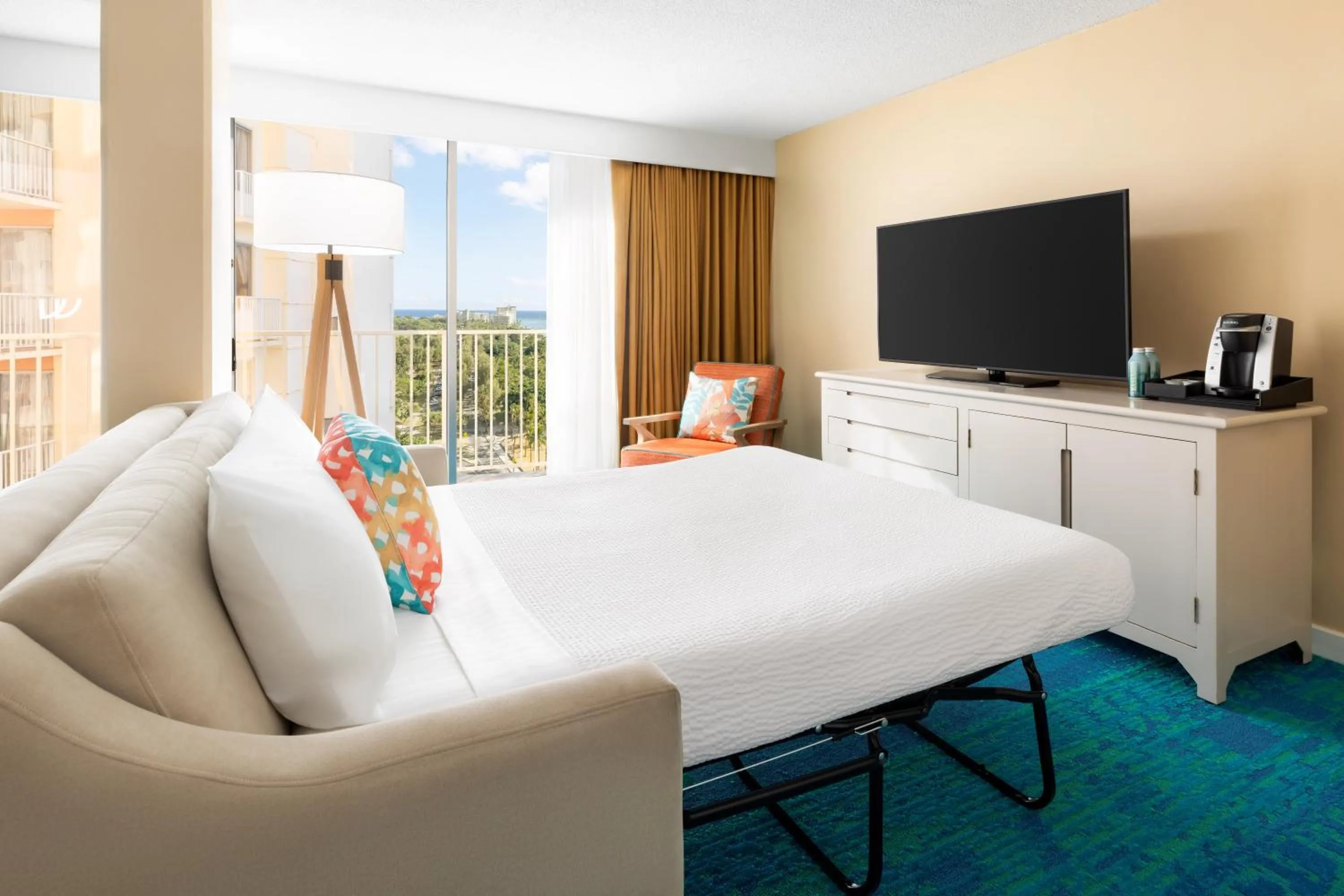 Bed in The Twin Fin Hotel