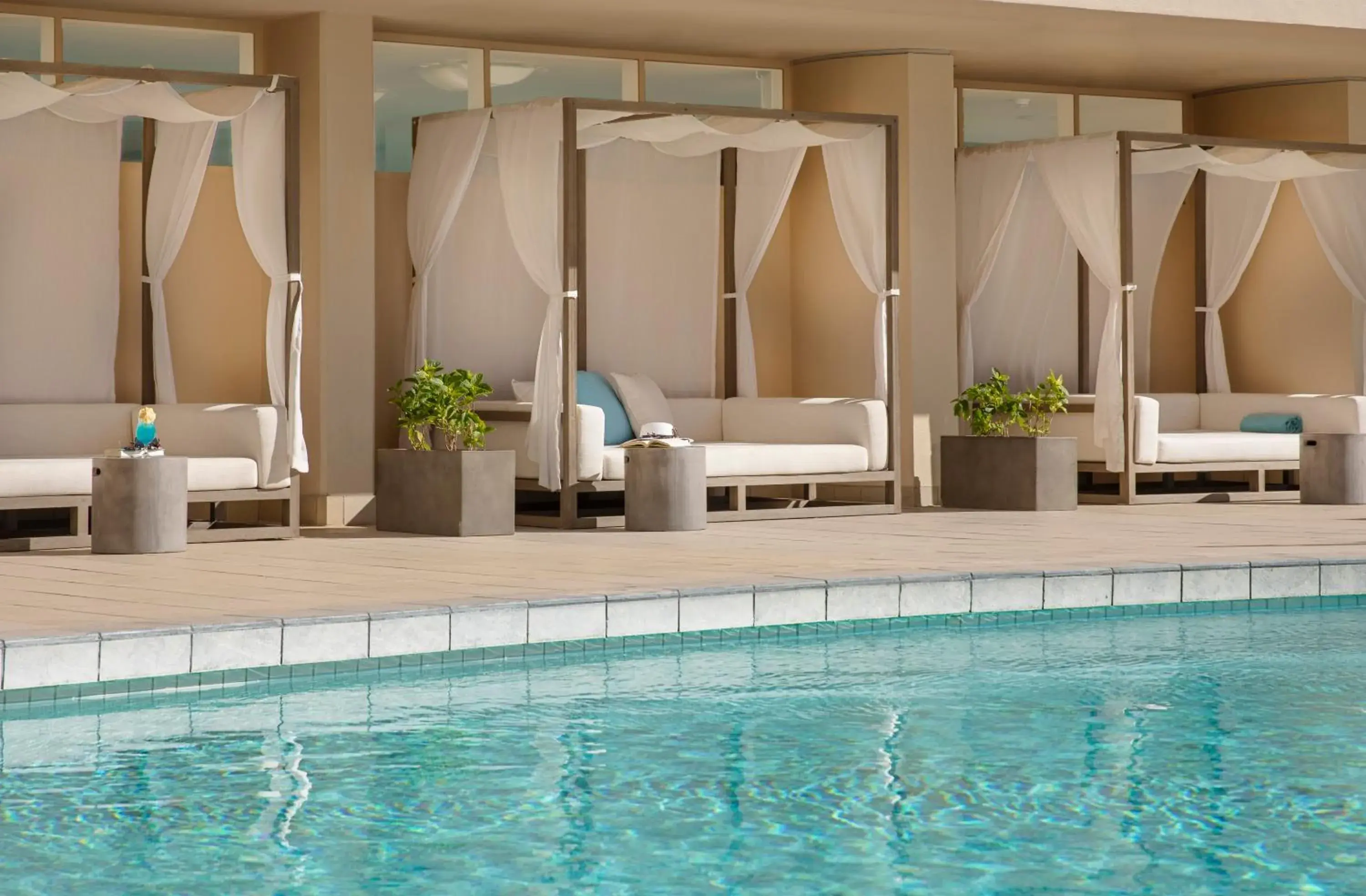 Swimming pool in The Twin Fin Hotel Swimming pool in The Twin Fin Hotel