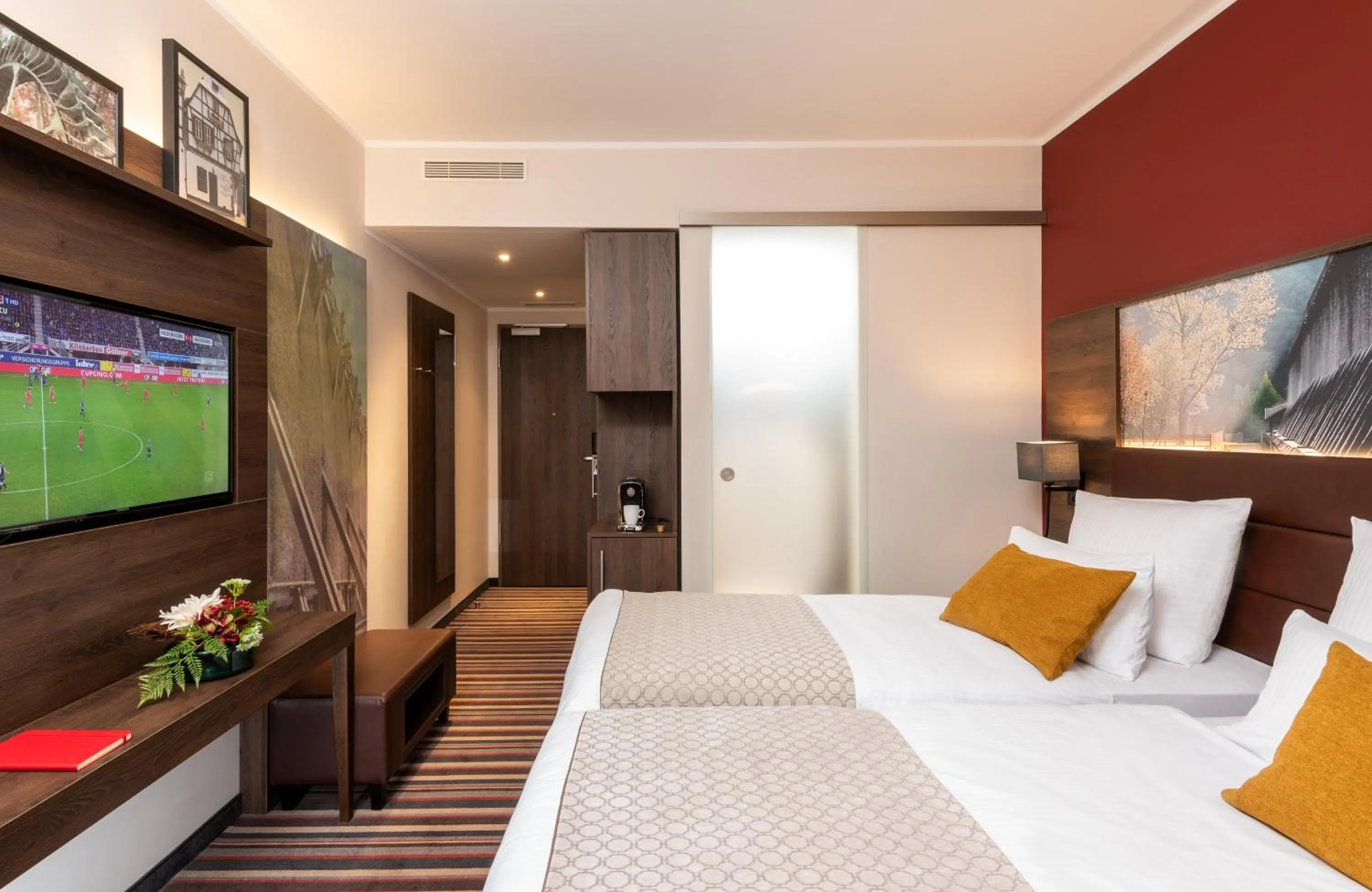 Photo of the whole room, Bed in Leonardo Hotel Bad Kreuznach