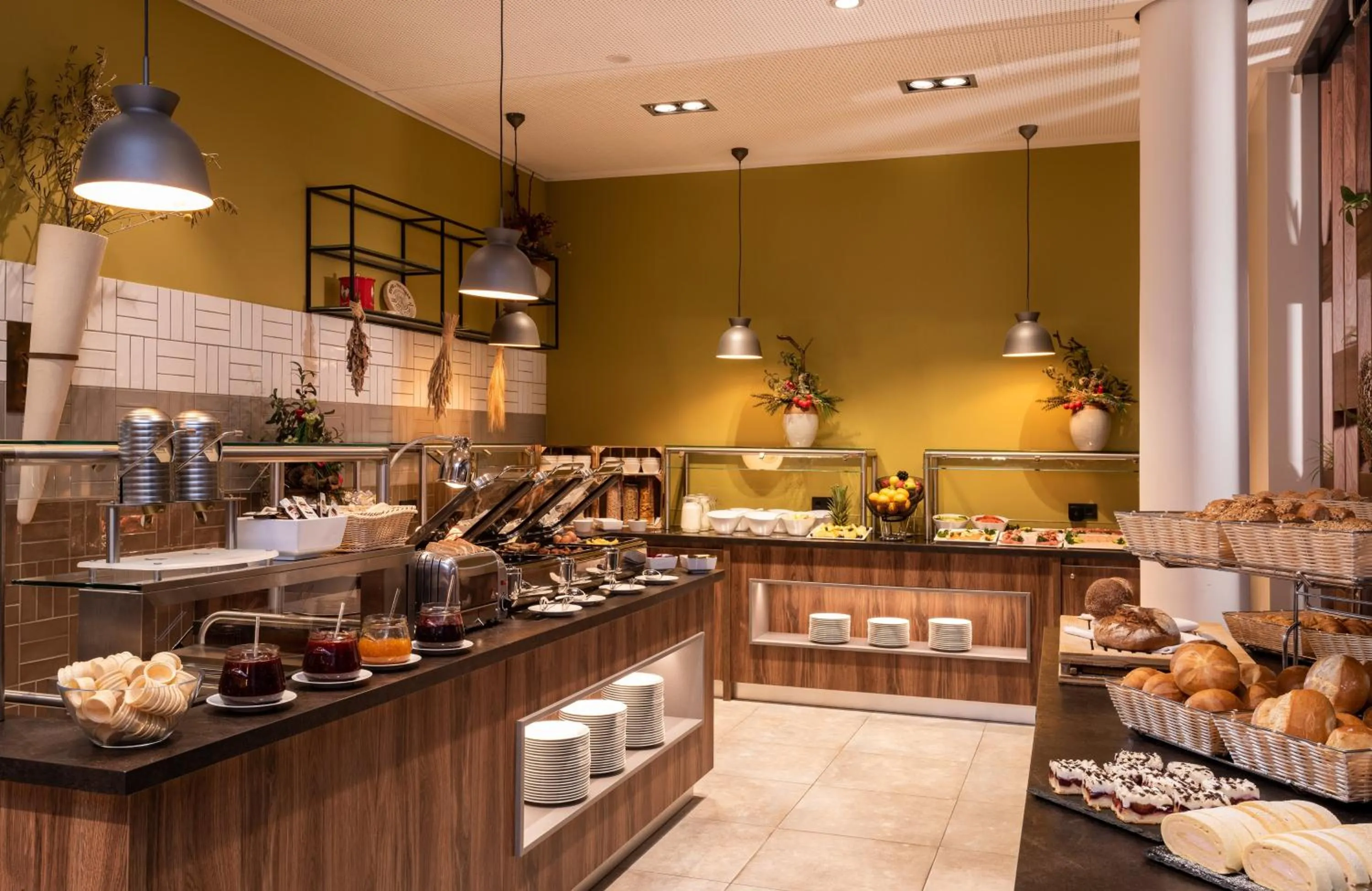 Buffet breakfast in Leonardo Hotel Bad Kreuznach