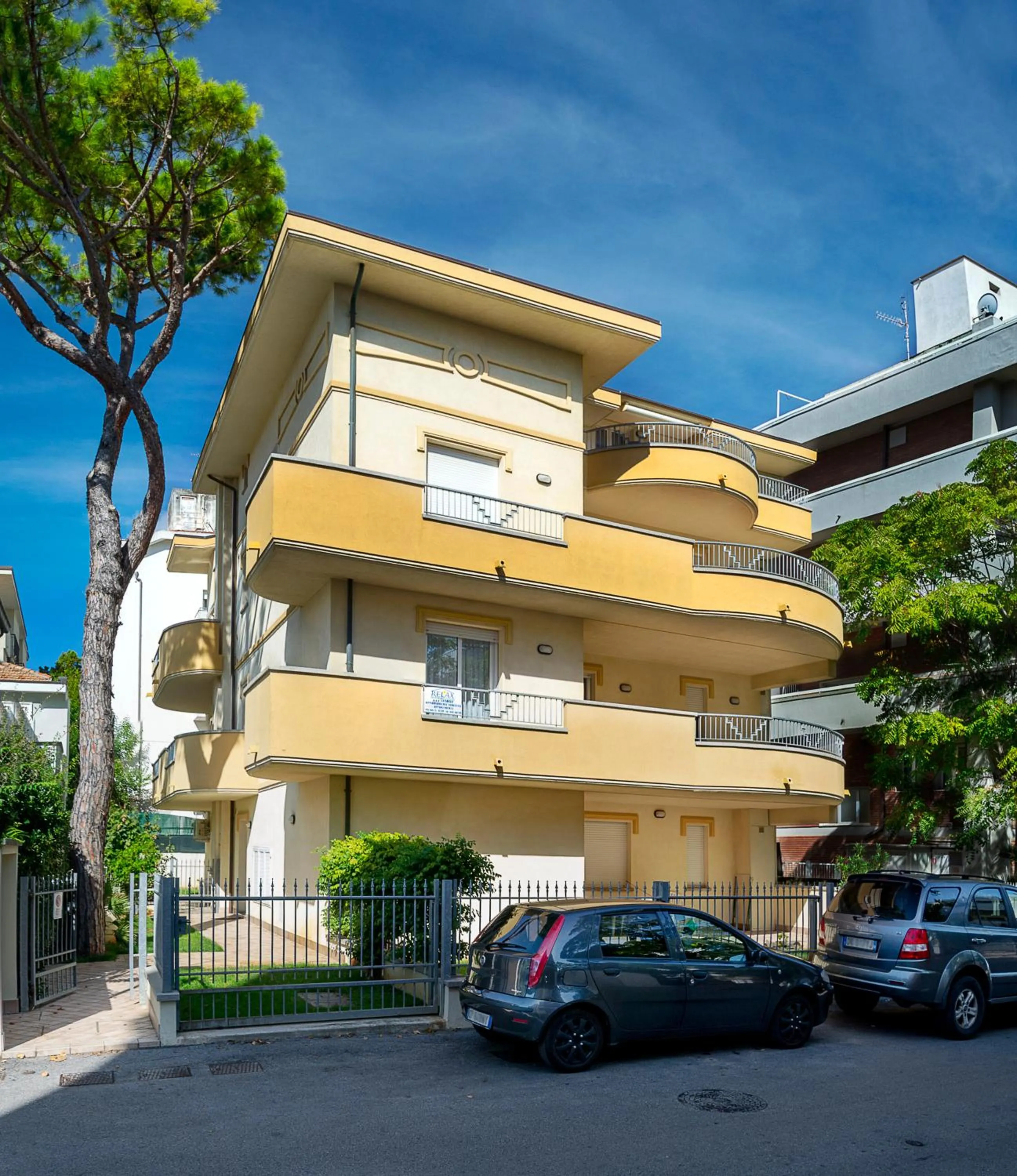 Property building in Residenza Raggio