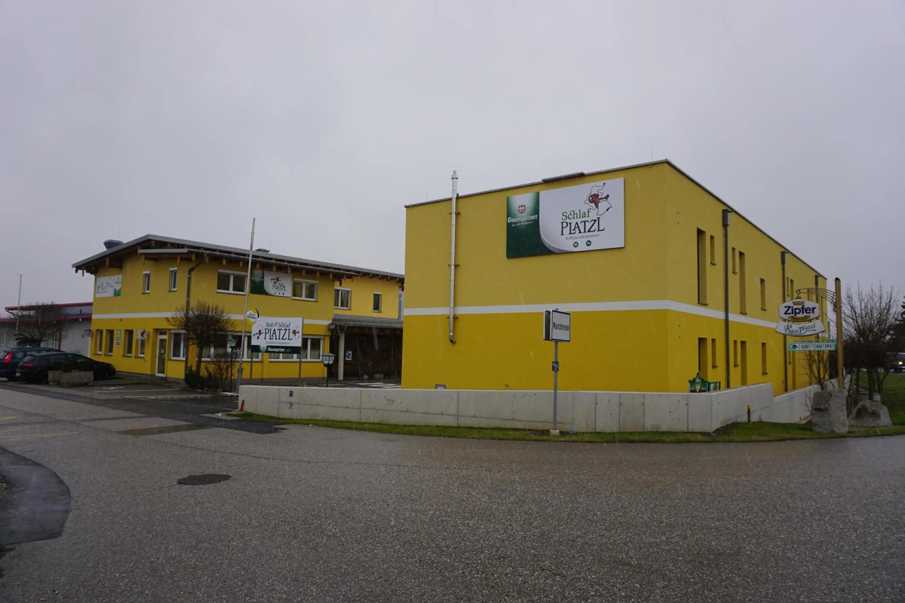 Property building in Schlafplatzl