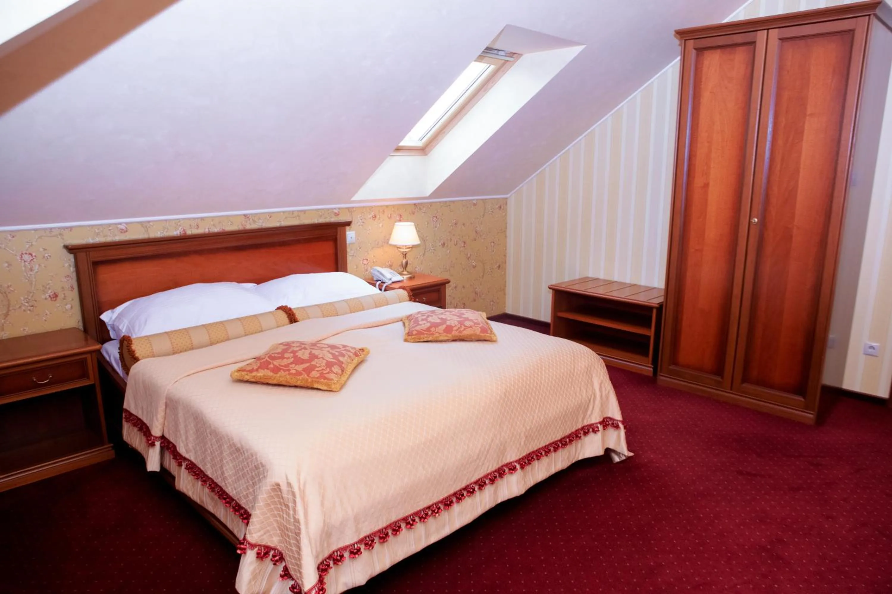 Bed in Hotel Elefant