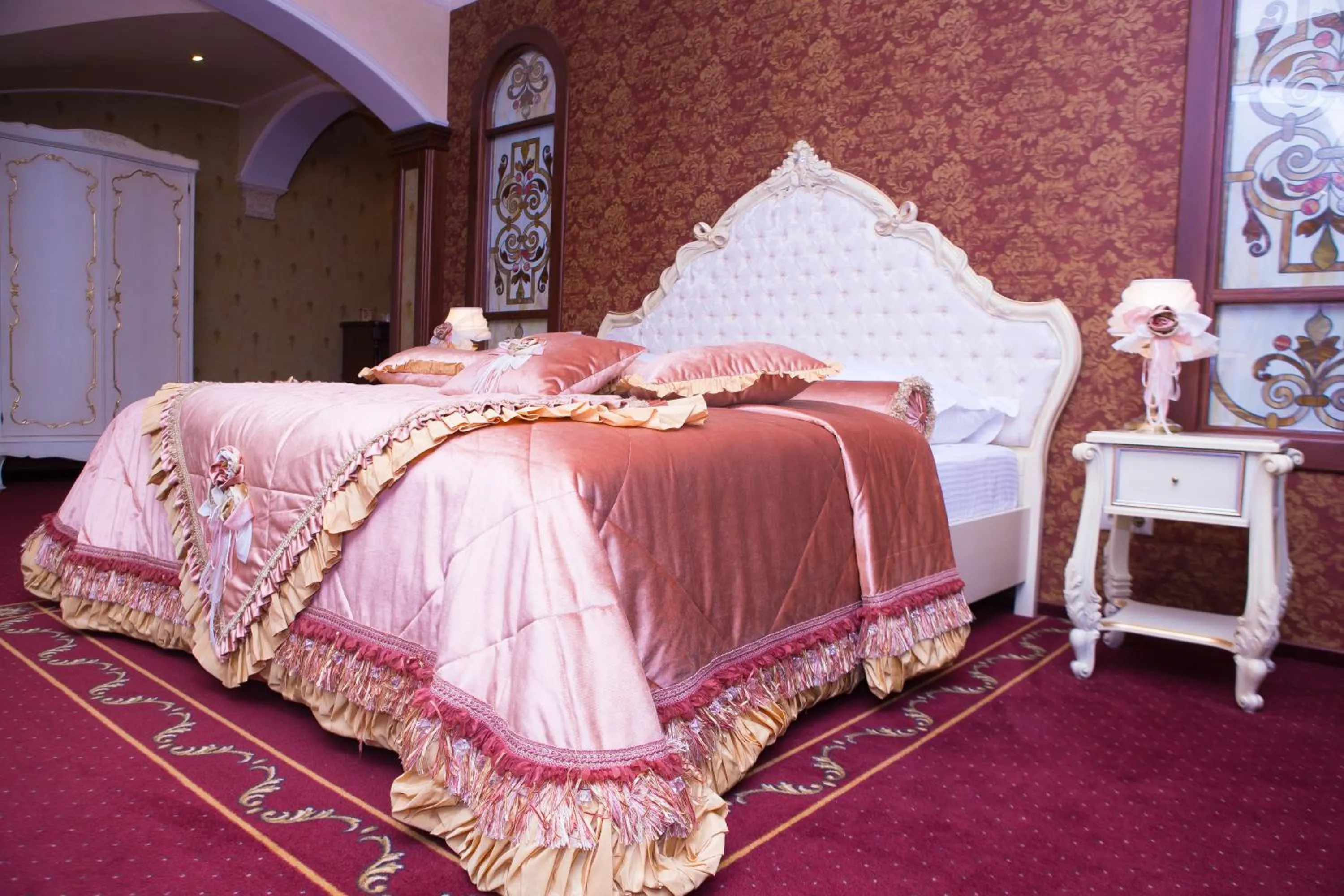 Bed in Hotel Elefant