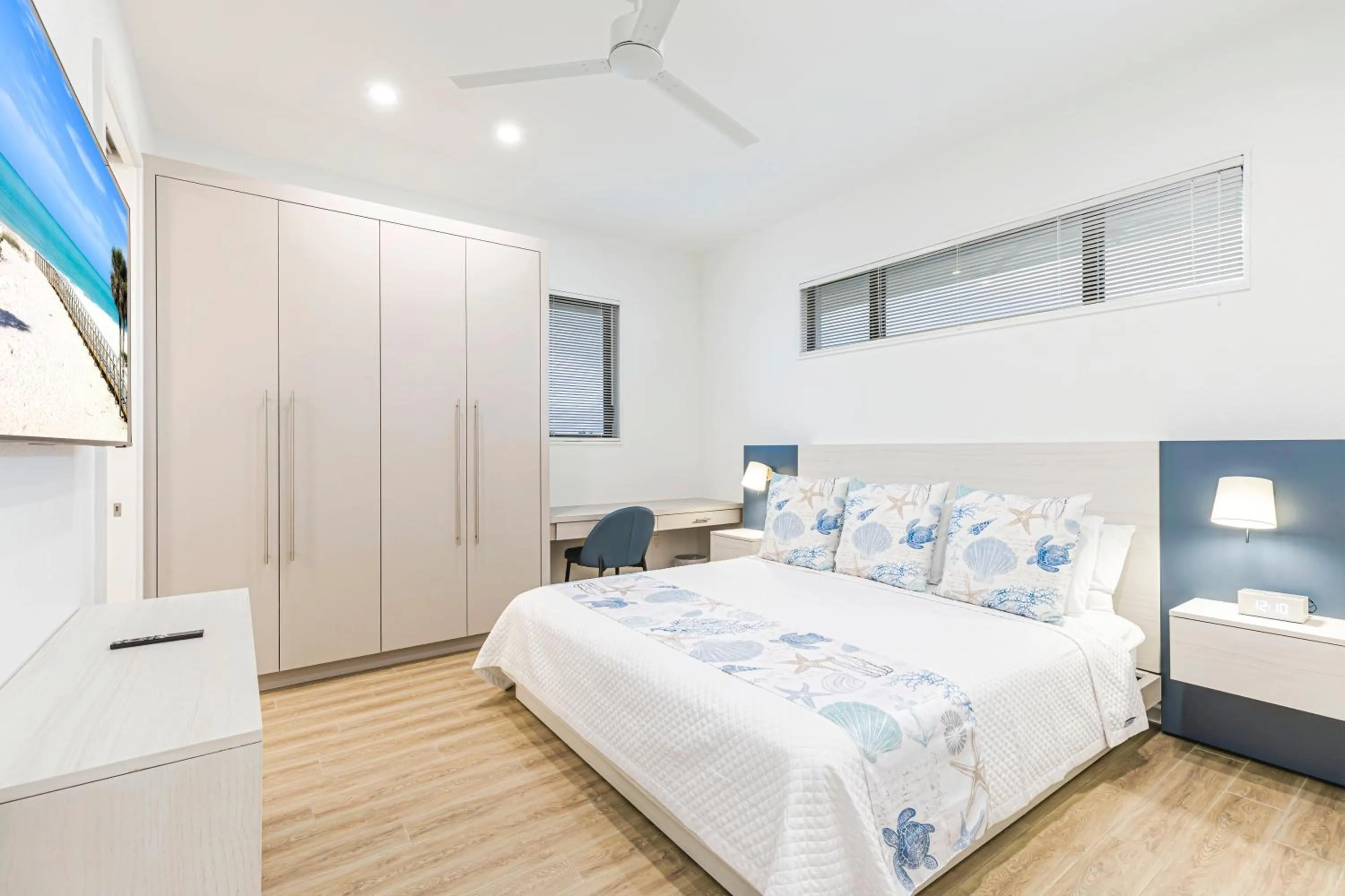Bedroom, Bed in Shalimar Beach Resort
