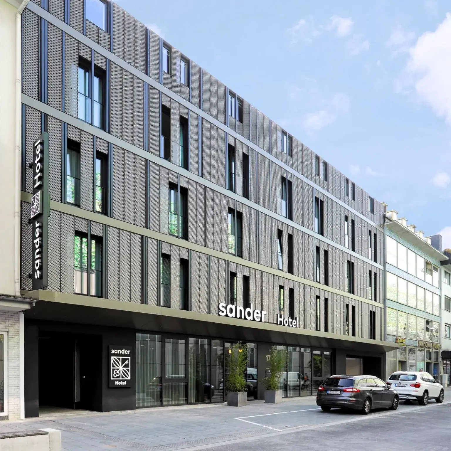 Property building in sander Hotel Property building in sander Hotel