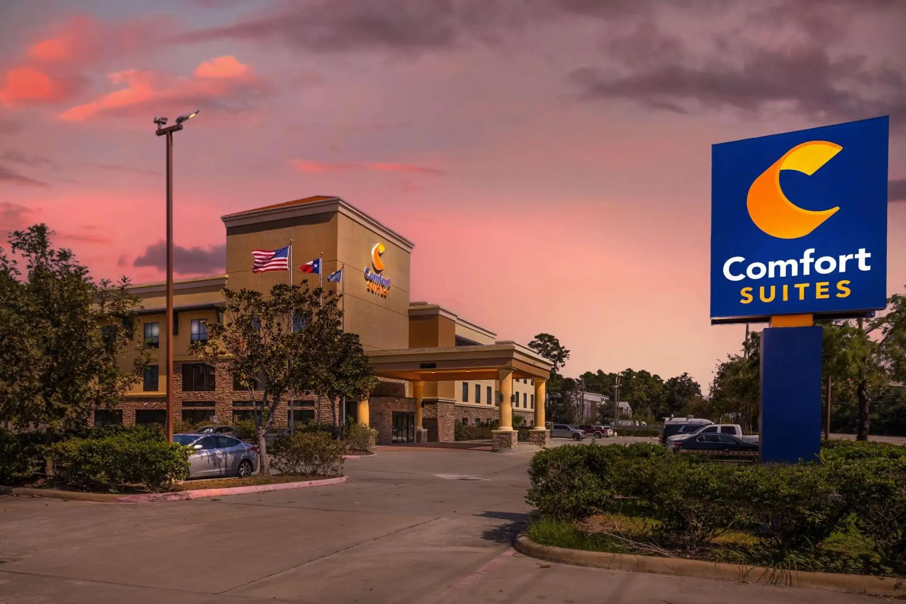 Property building in Comfort Suites Old Town Spring Property building in Comfort Suites Old Town Spring