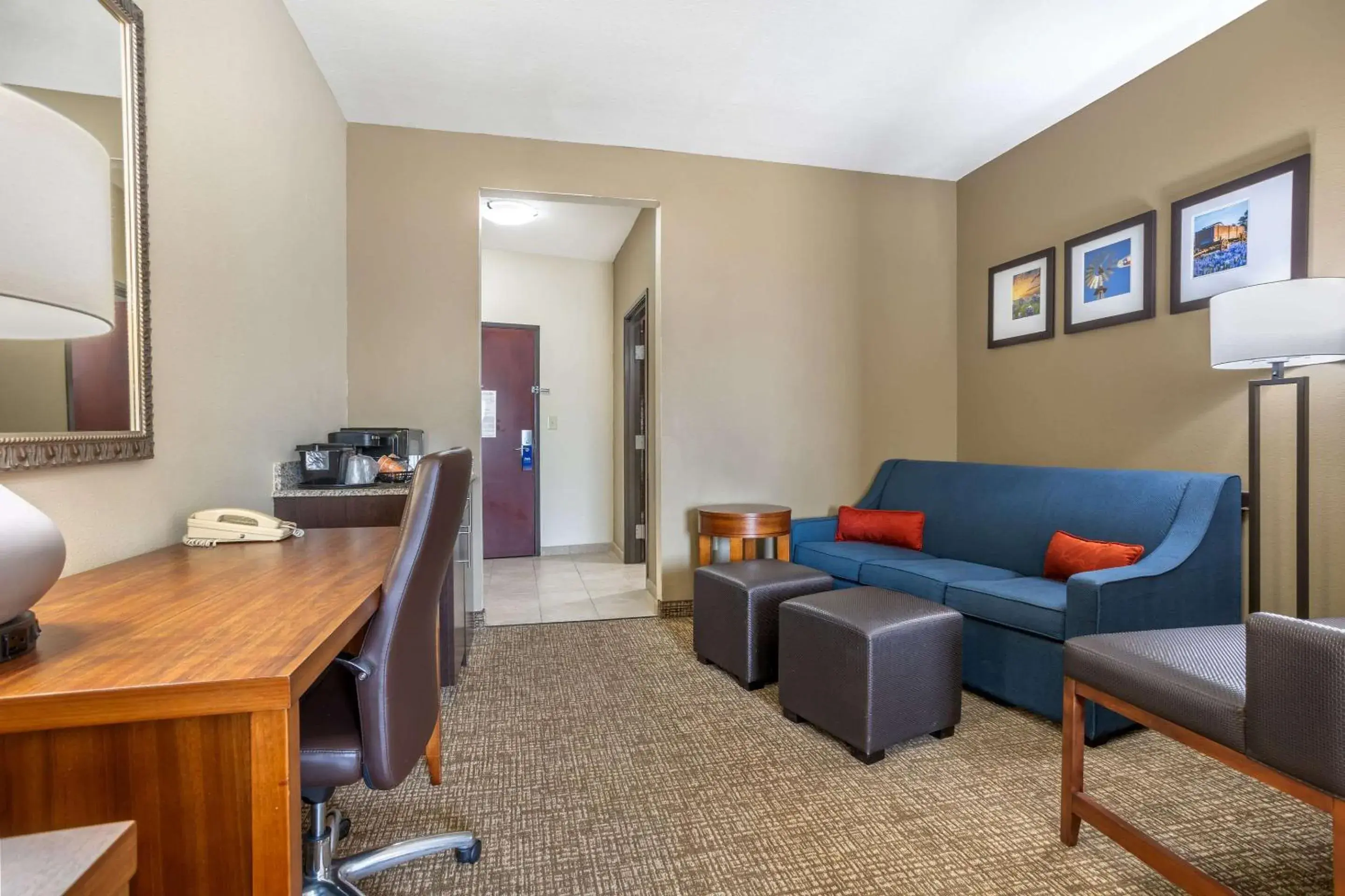 Bedroom in Comfort Suites Old Town Spring Bedroom in Comfort Suites Old Town Spring