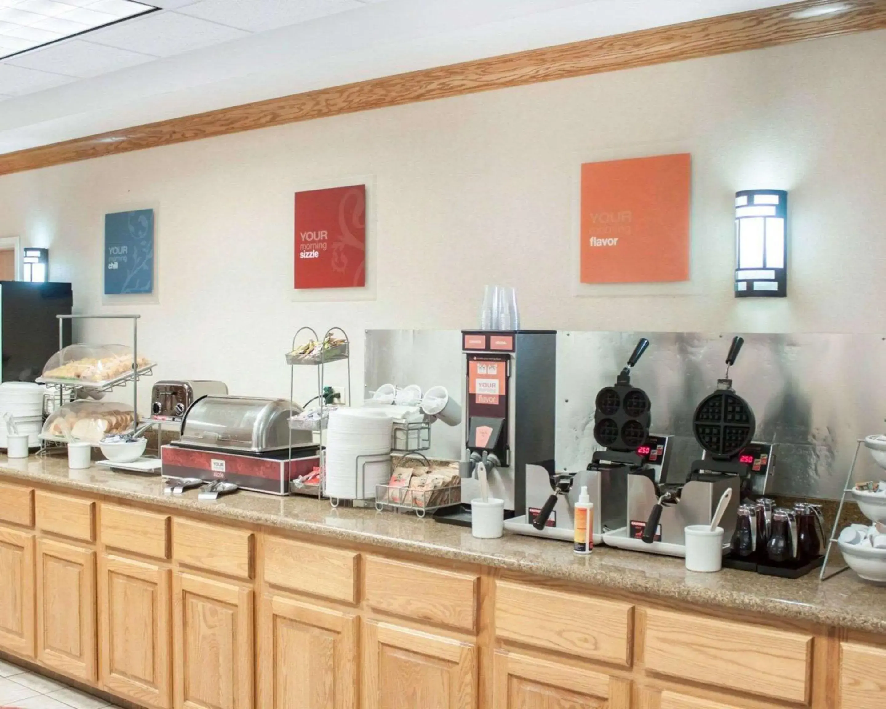 Restaurant/places to eat in Comfort Suites Airport Restaurant/places to eat in Comfort Suites Airport