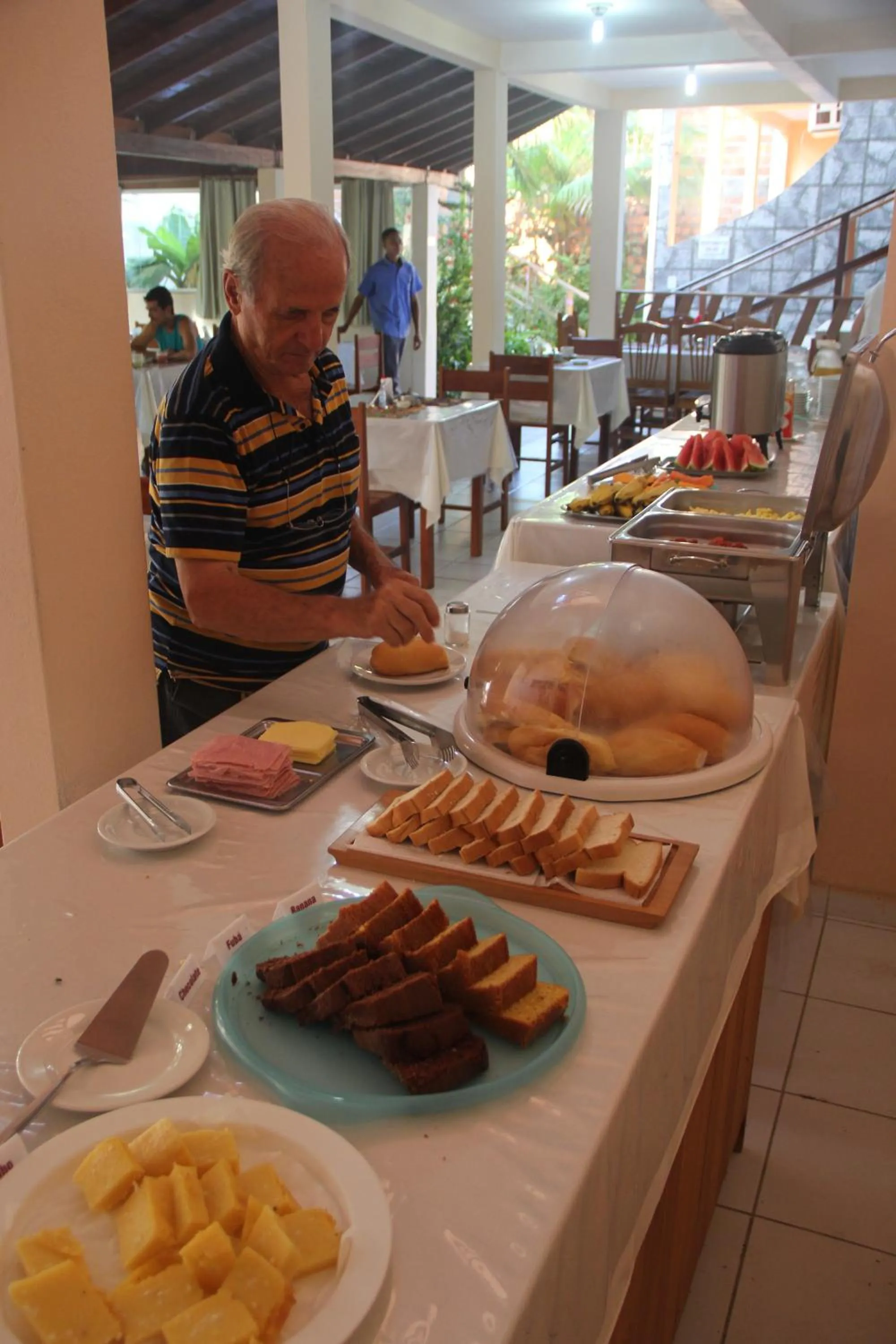 Buffet breakfast in Pousada D' Areia