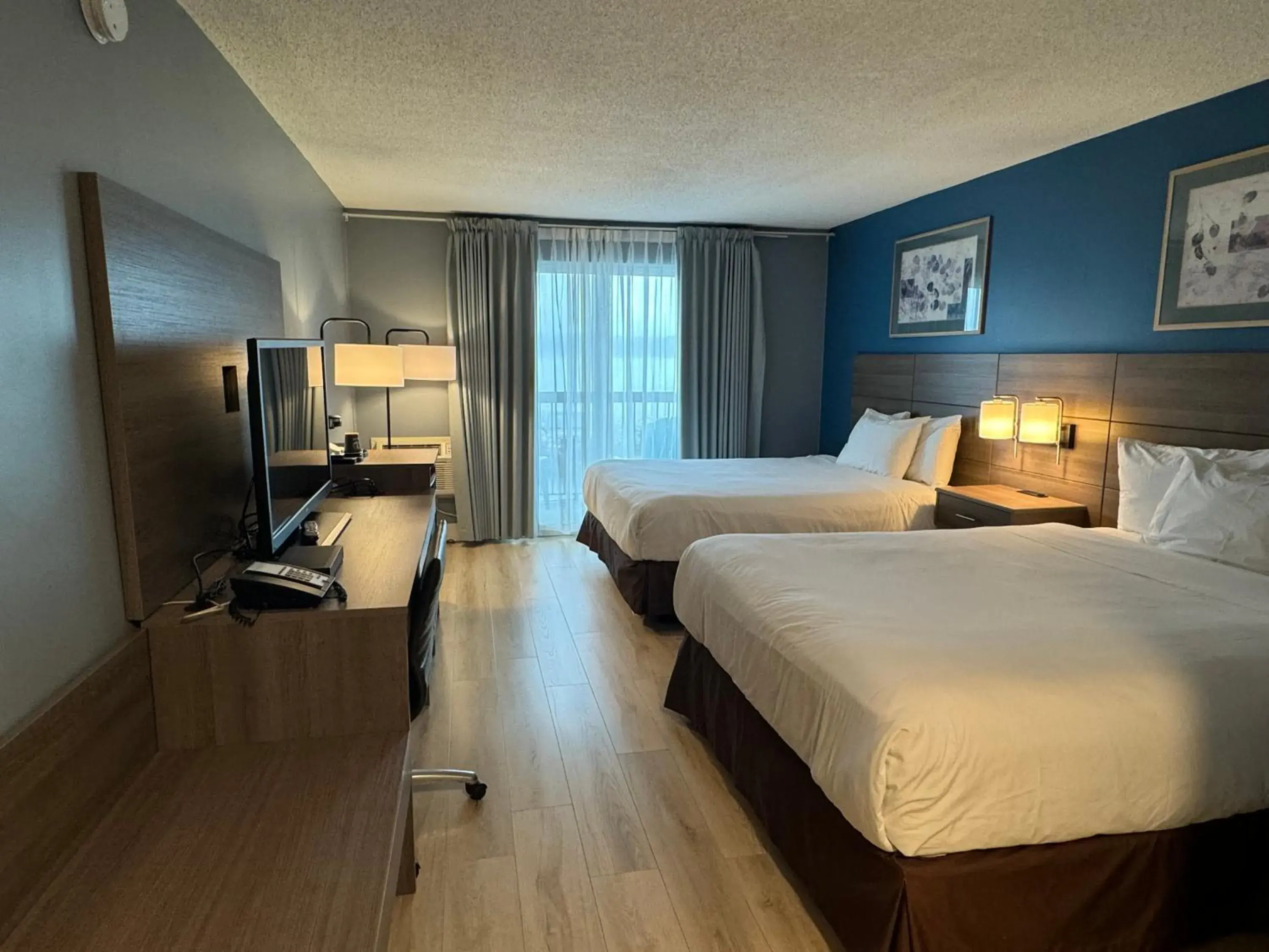 Bed in Anchor Inn and Suites Bed in Anchor Inn and Suites