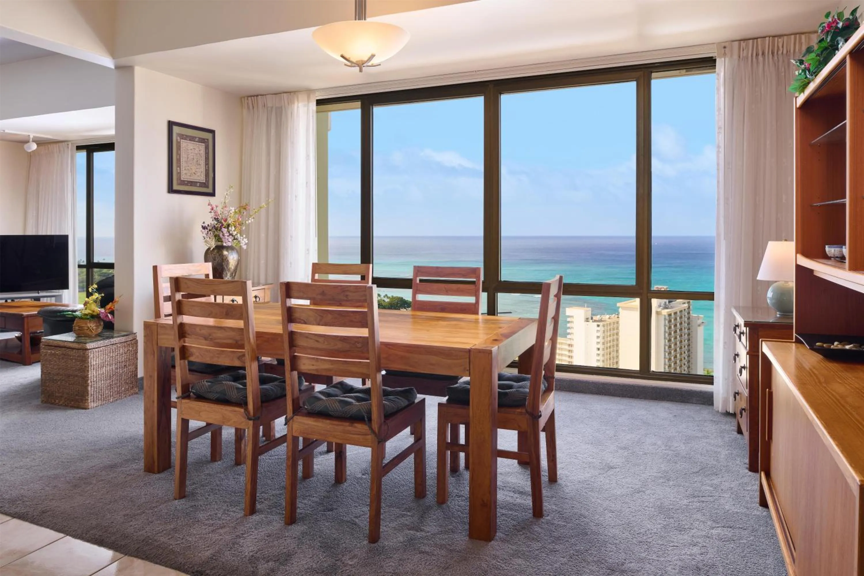 Bedroom in Aston Waikiki Sunset