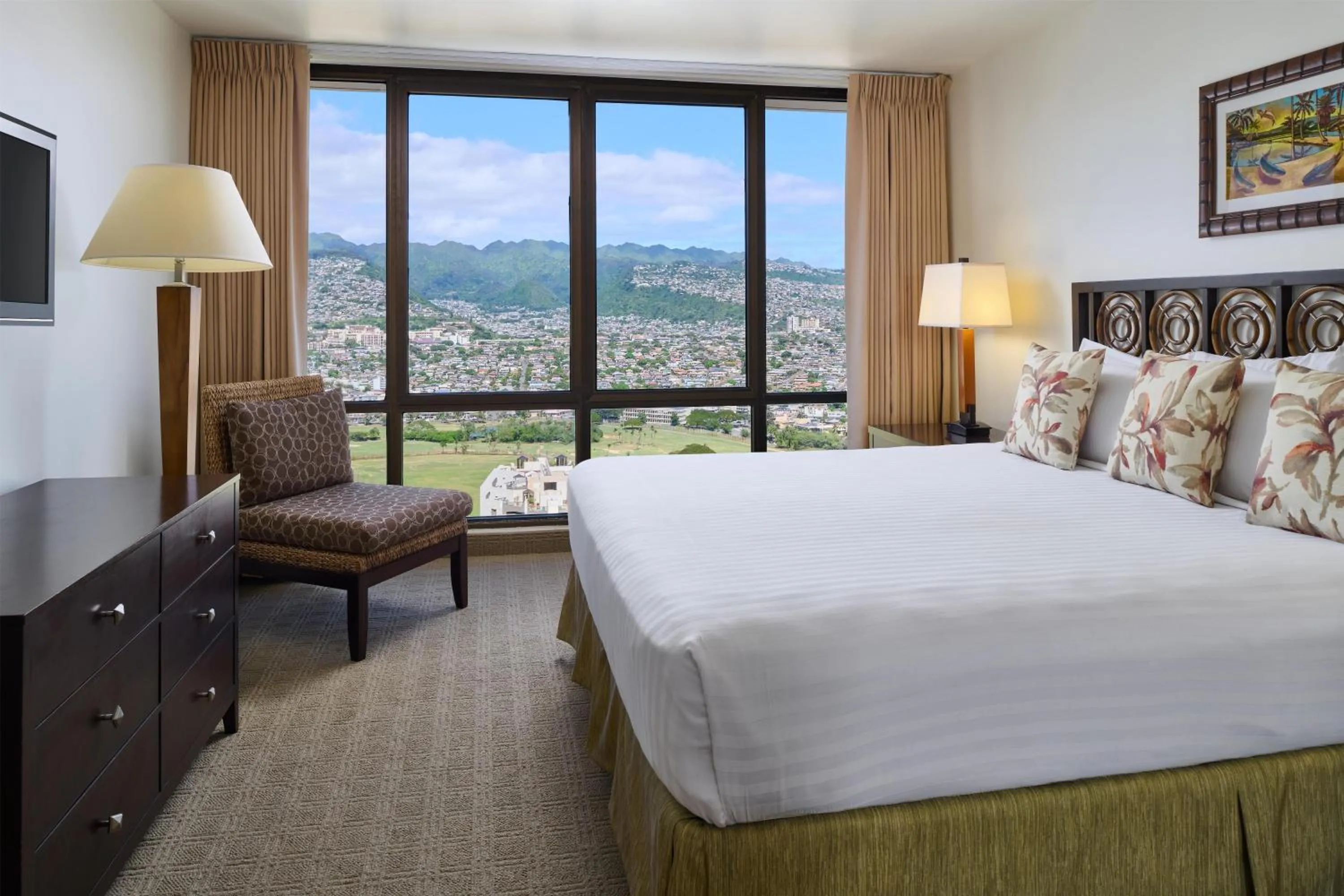 Bedroom, Bed in Aston Waikiki Sunset