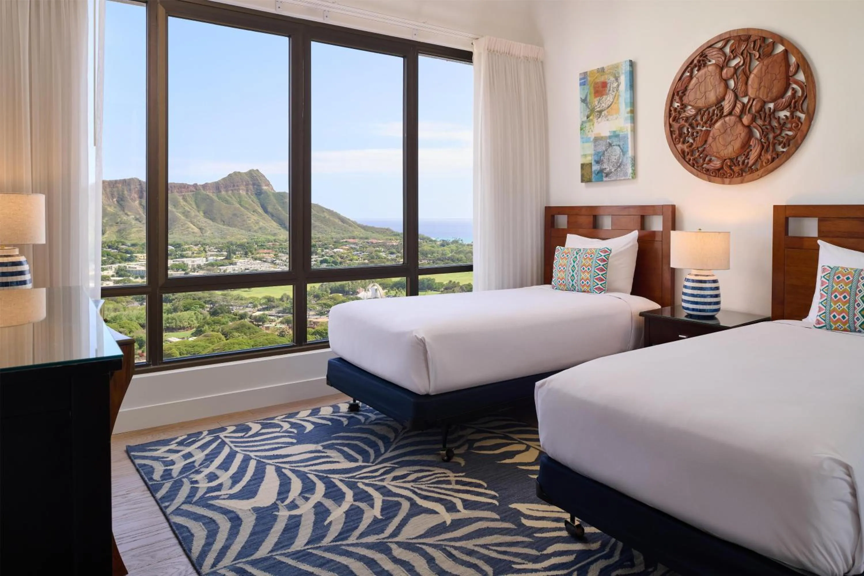 Bedroom, Bed in Aston Waikiki Sunset