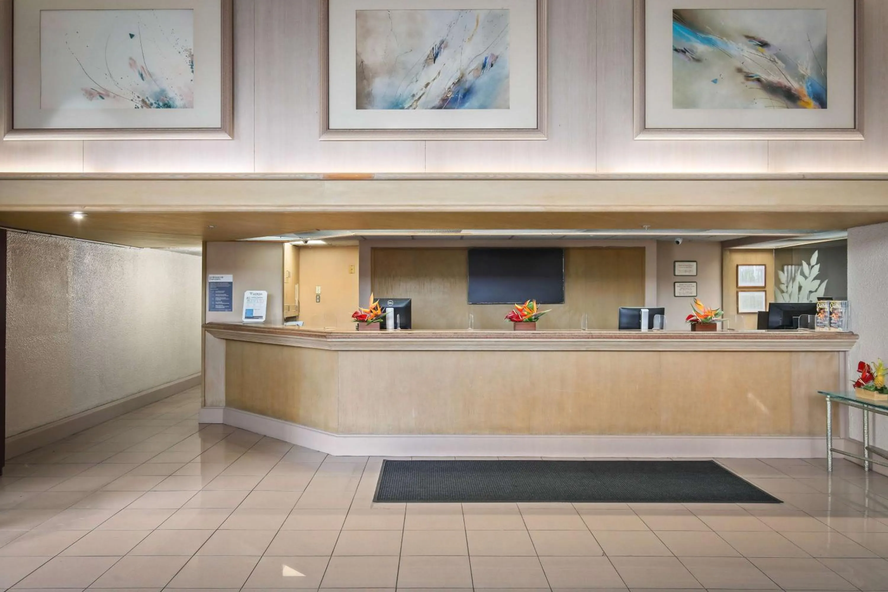 Lobby or reception in Aston Waikiki Sunset
