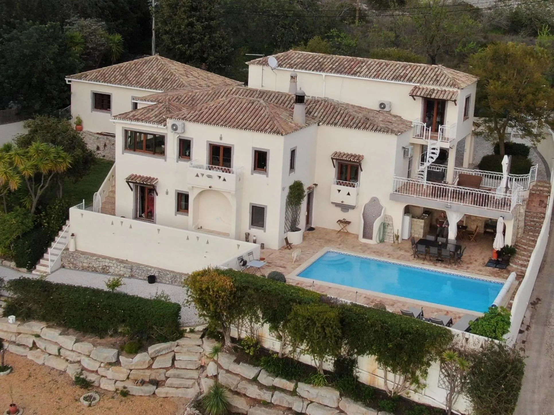 Property building in Felicidade