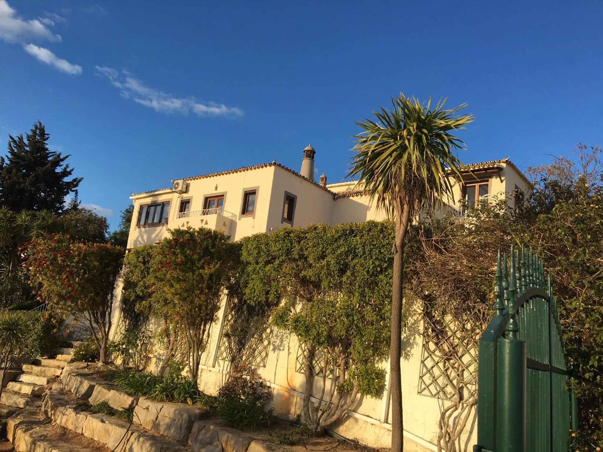 Property building in Felicidade