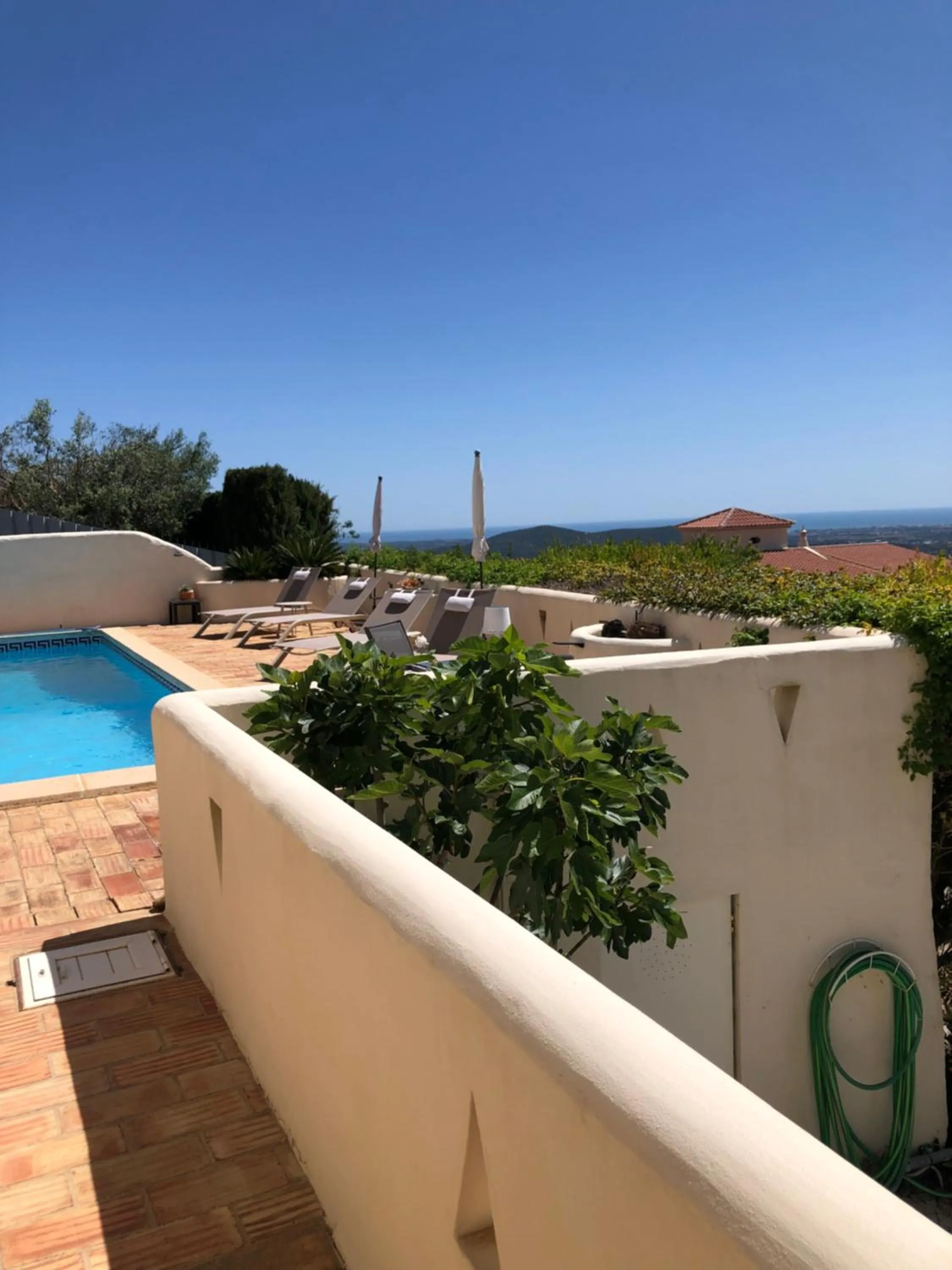 Pool view in Felicidade