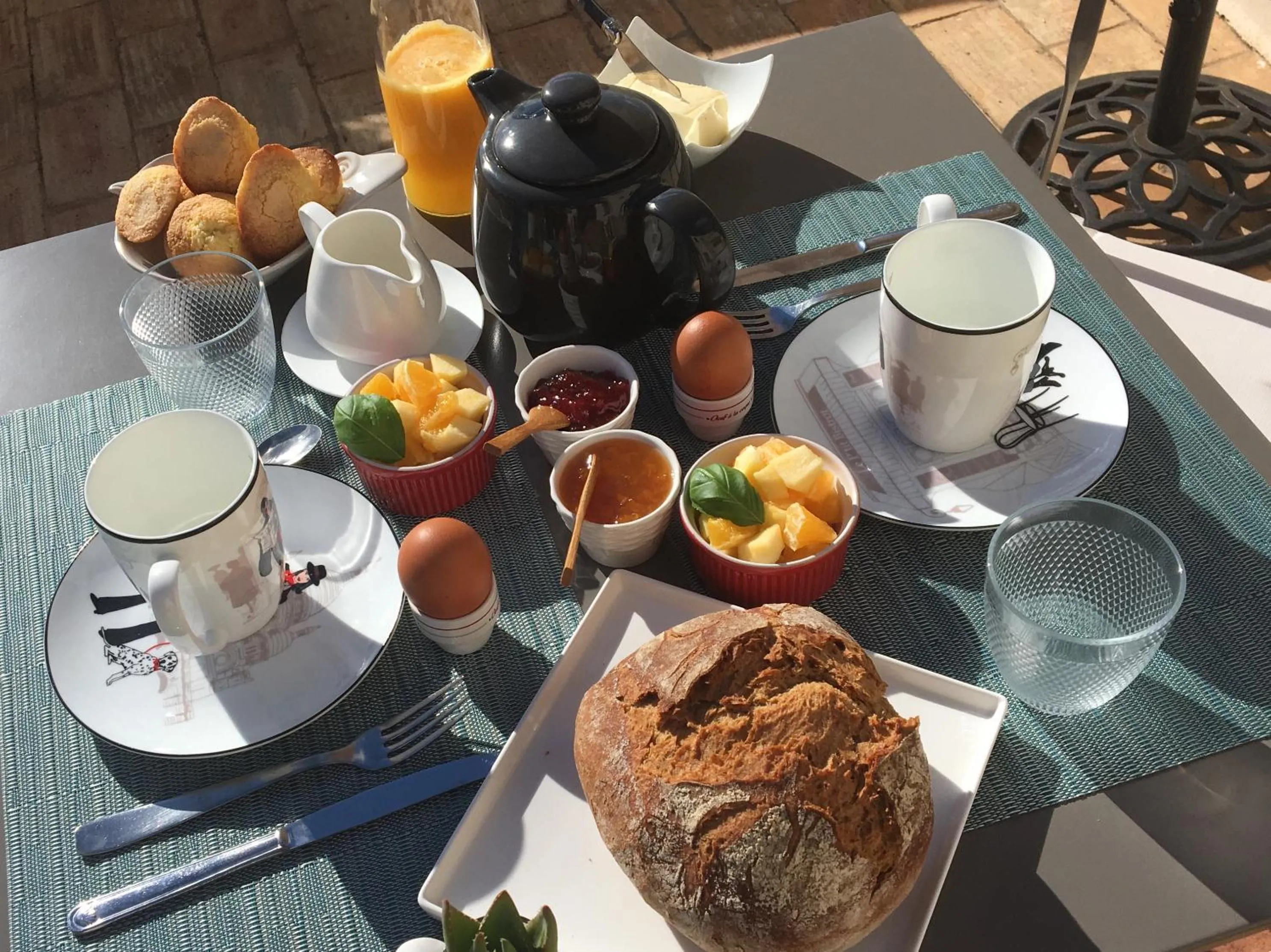 Continental breakfast in Felicidade