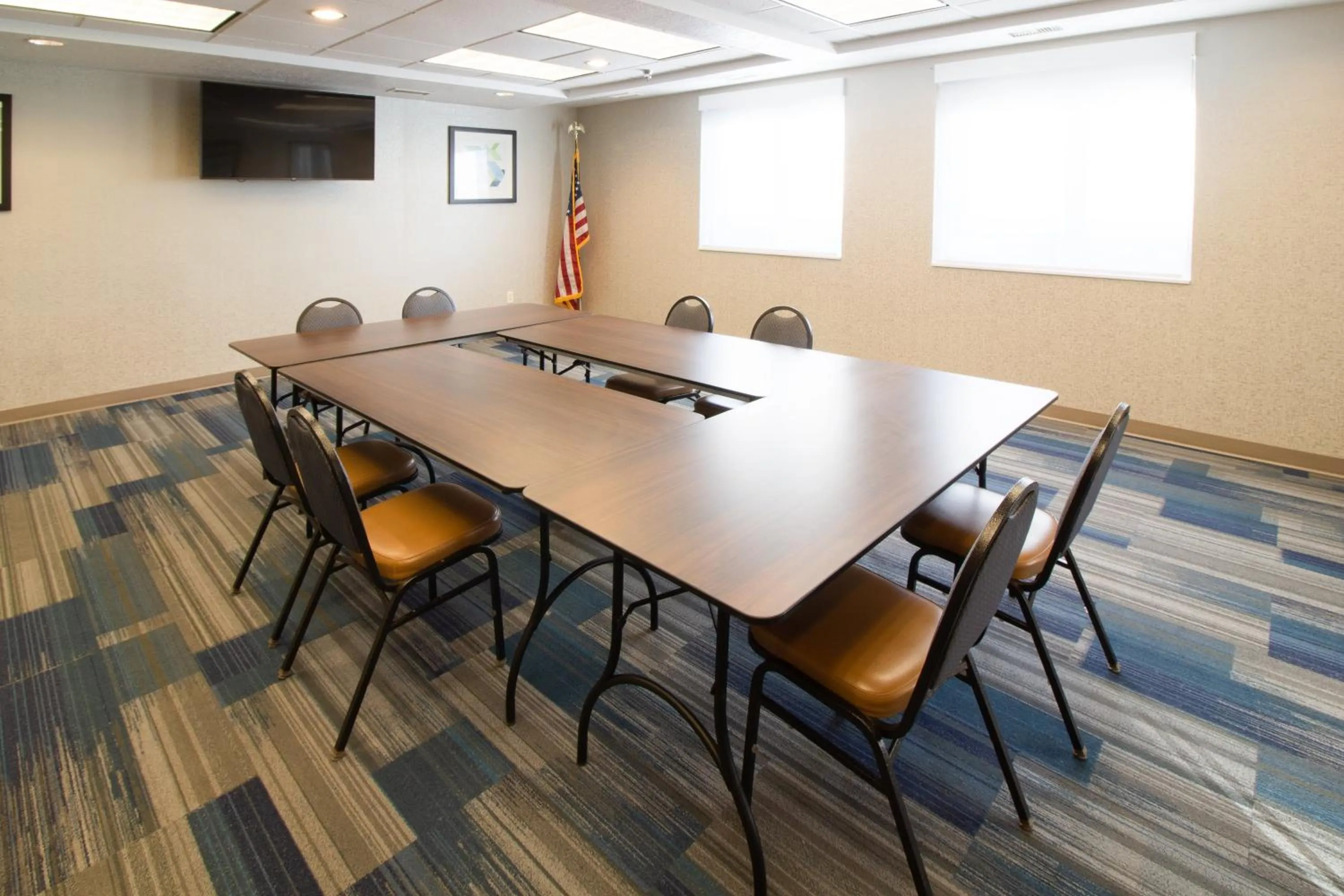 Meeting/conference room in Holiday Inn Express & Suites - Worthington by IHG