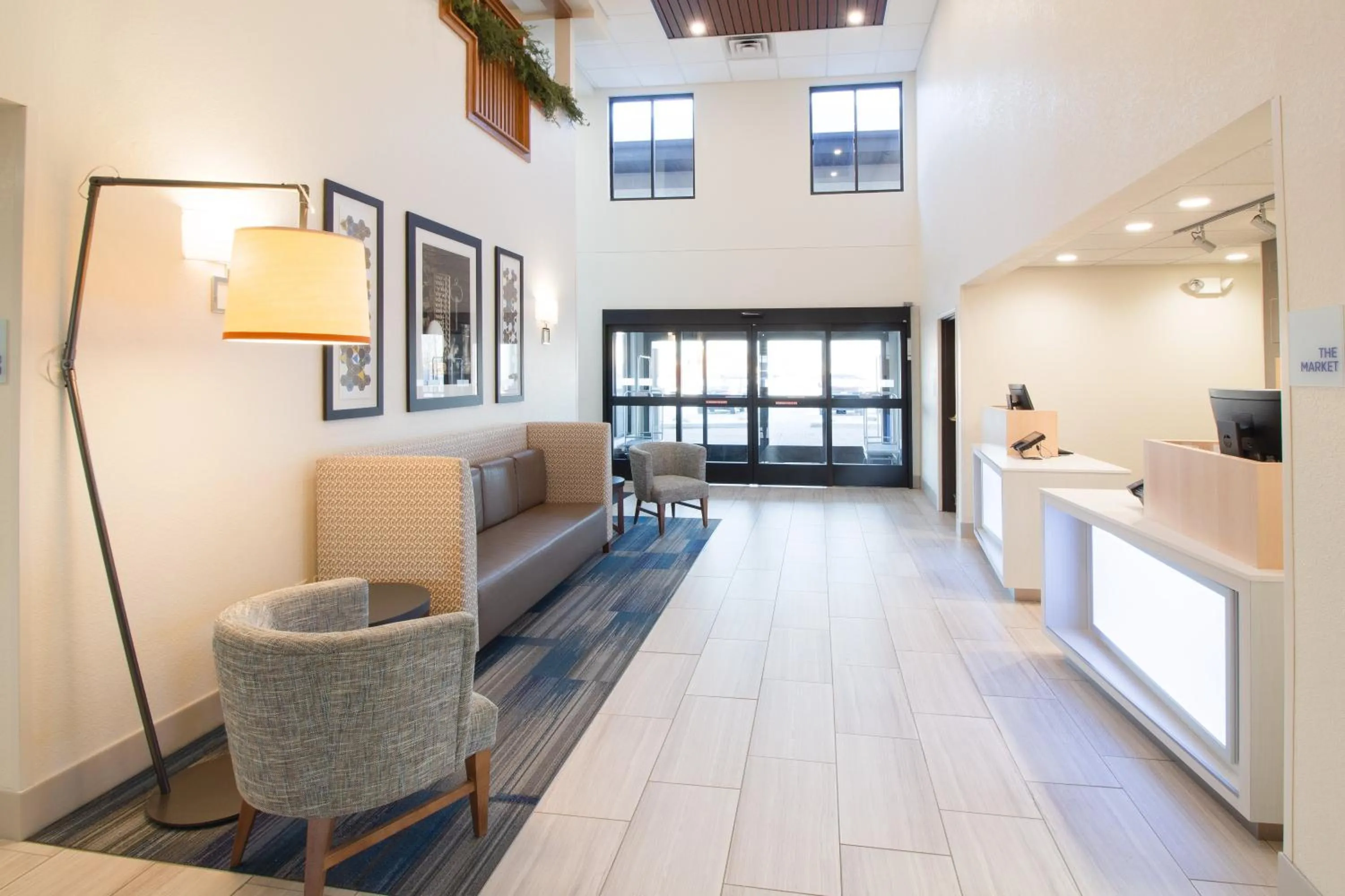 Property building in Holiday Inn Express & Suites - Worthington by IHG