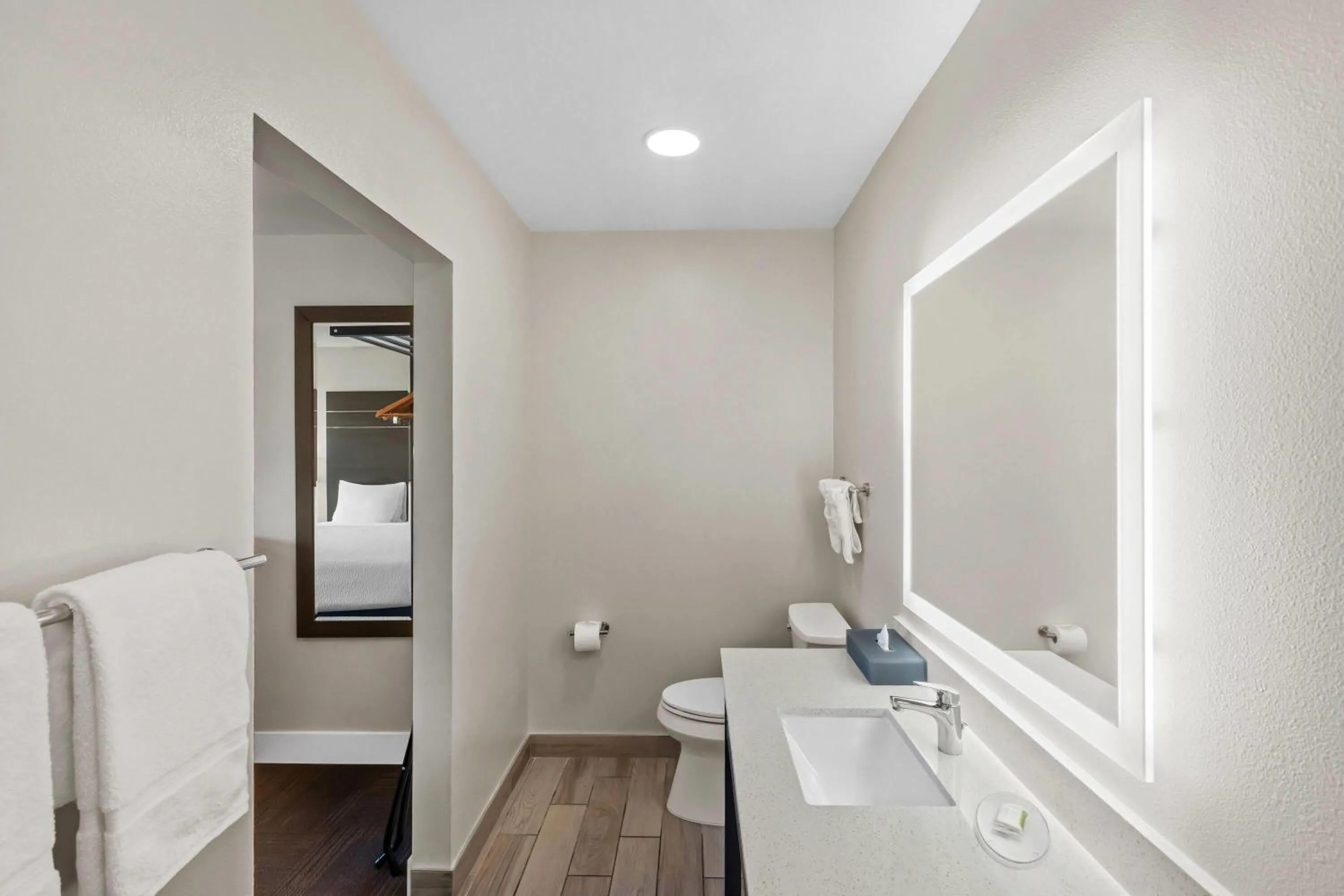 Bathroom in Travelodge by Wyndham Santa Rosa Wine Country